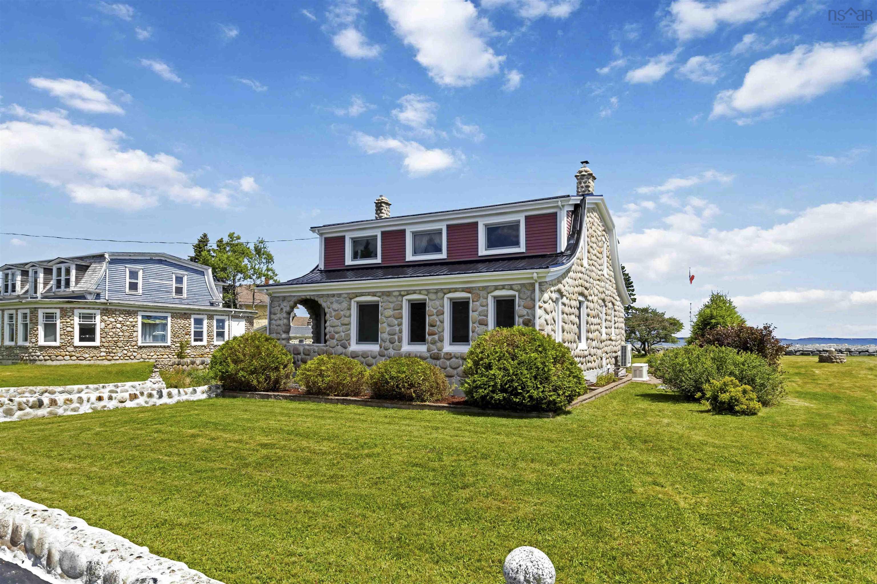 $699,900.00: 4027 331 Highway, Dublin Shore