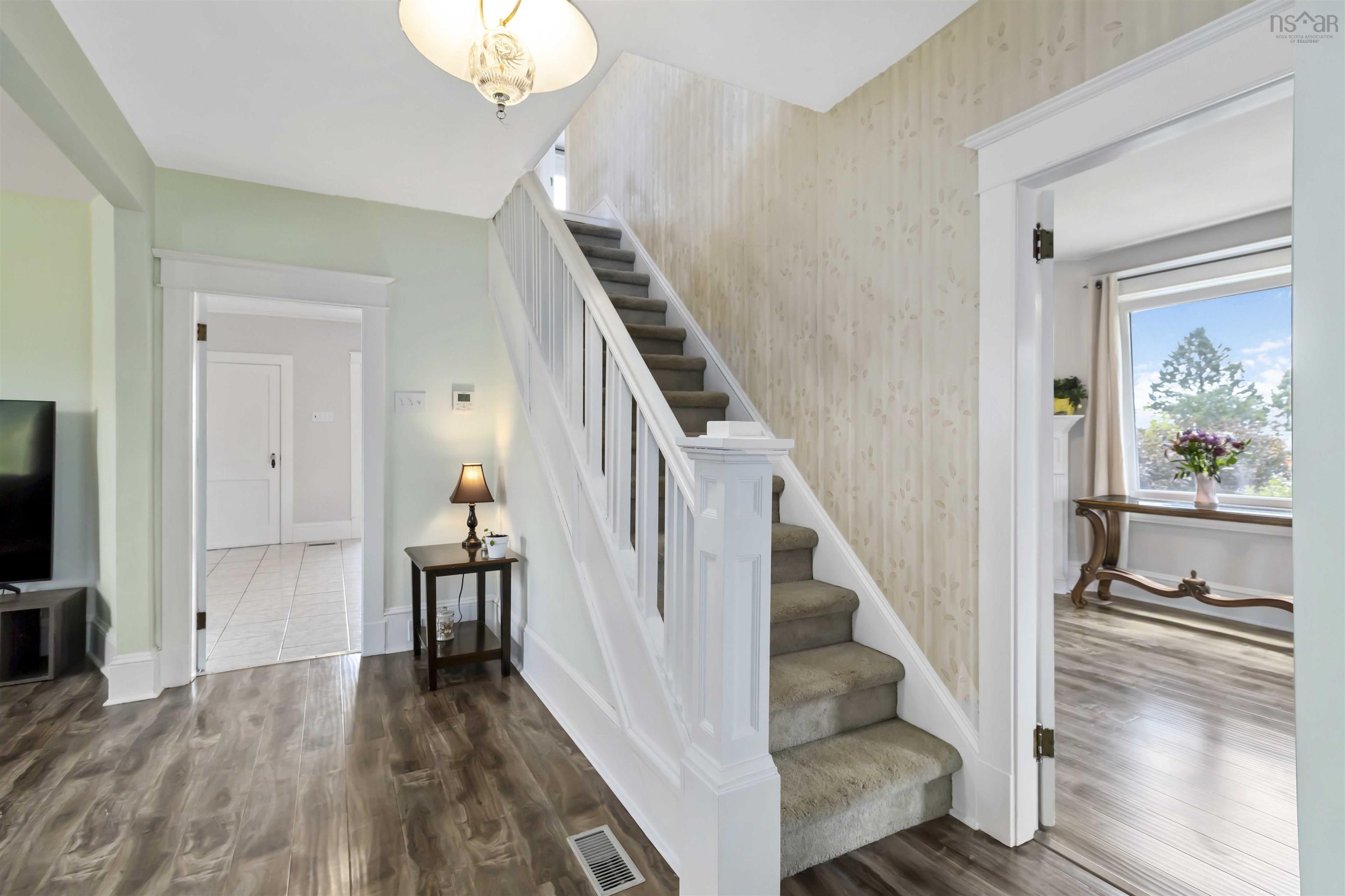 $699,900.00: 4027 331 Highway, Dublin Shore