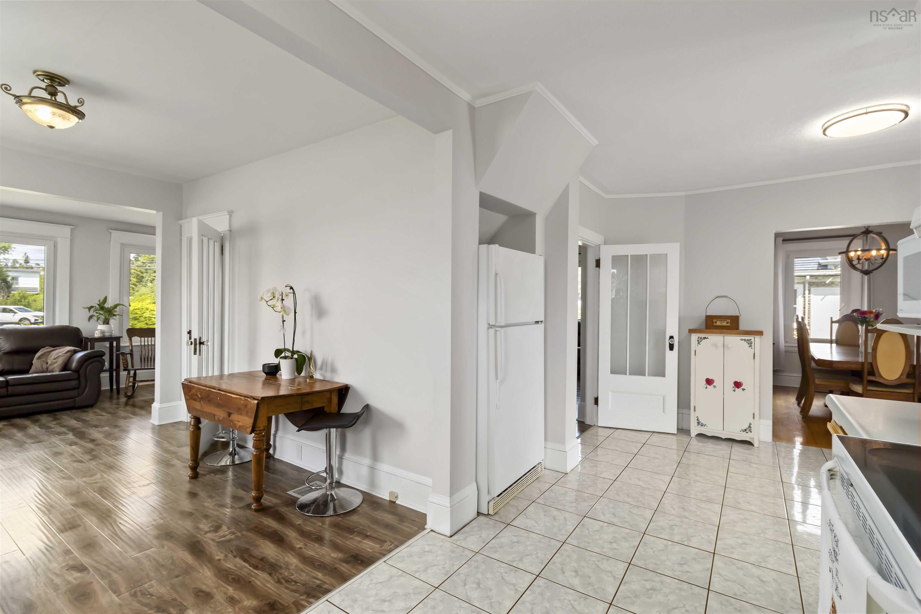 $699,900.00: 4027 331 Highway, Dublin Shore