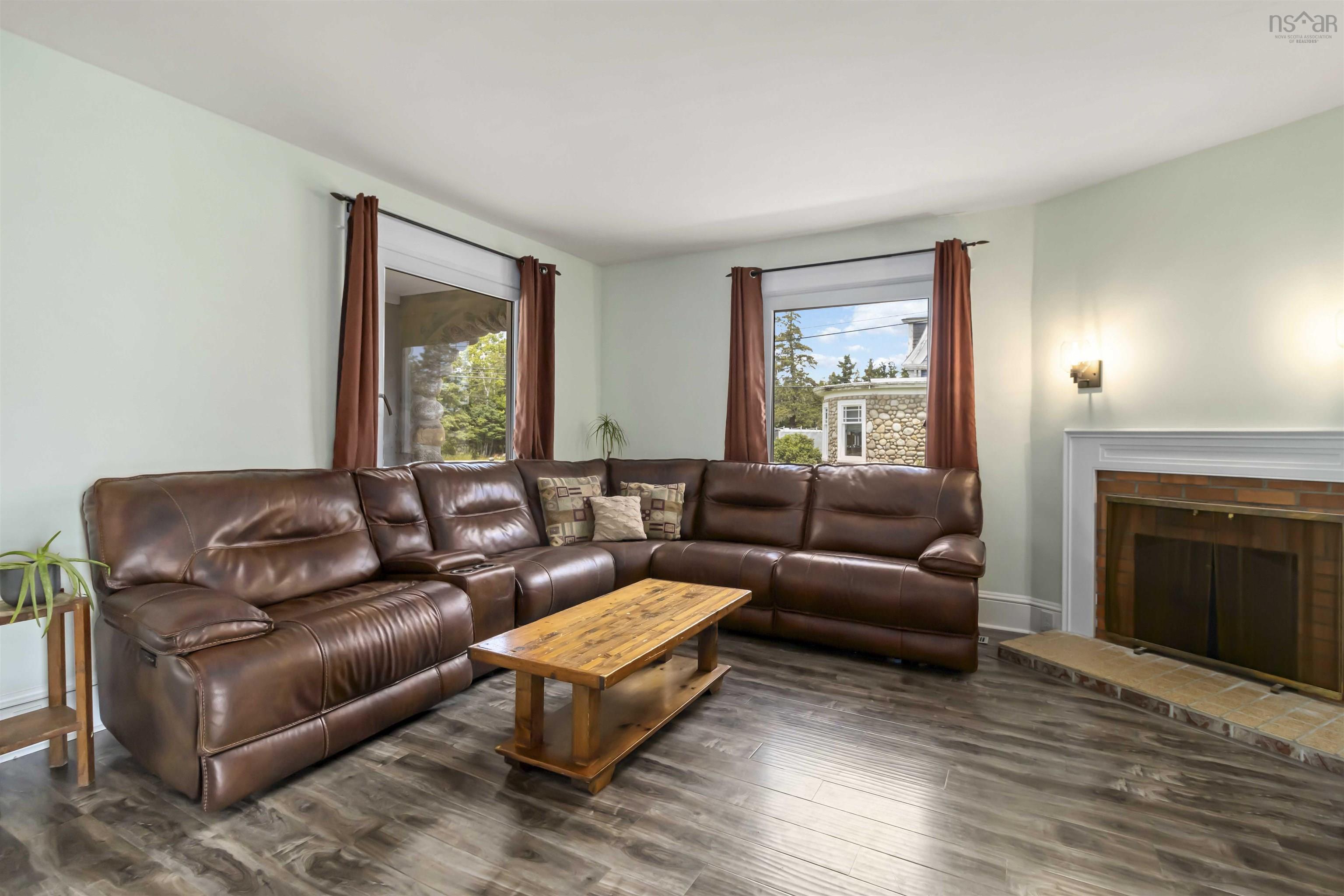 $699,900.00: 4027 331 Highway, Dublin Shore