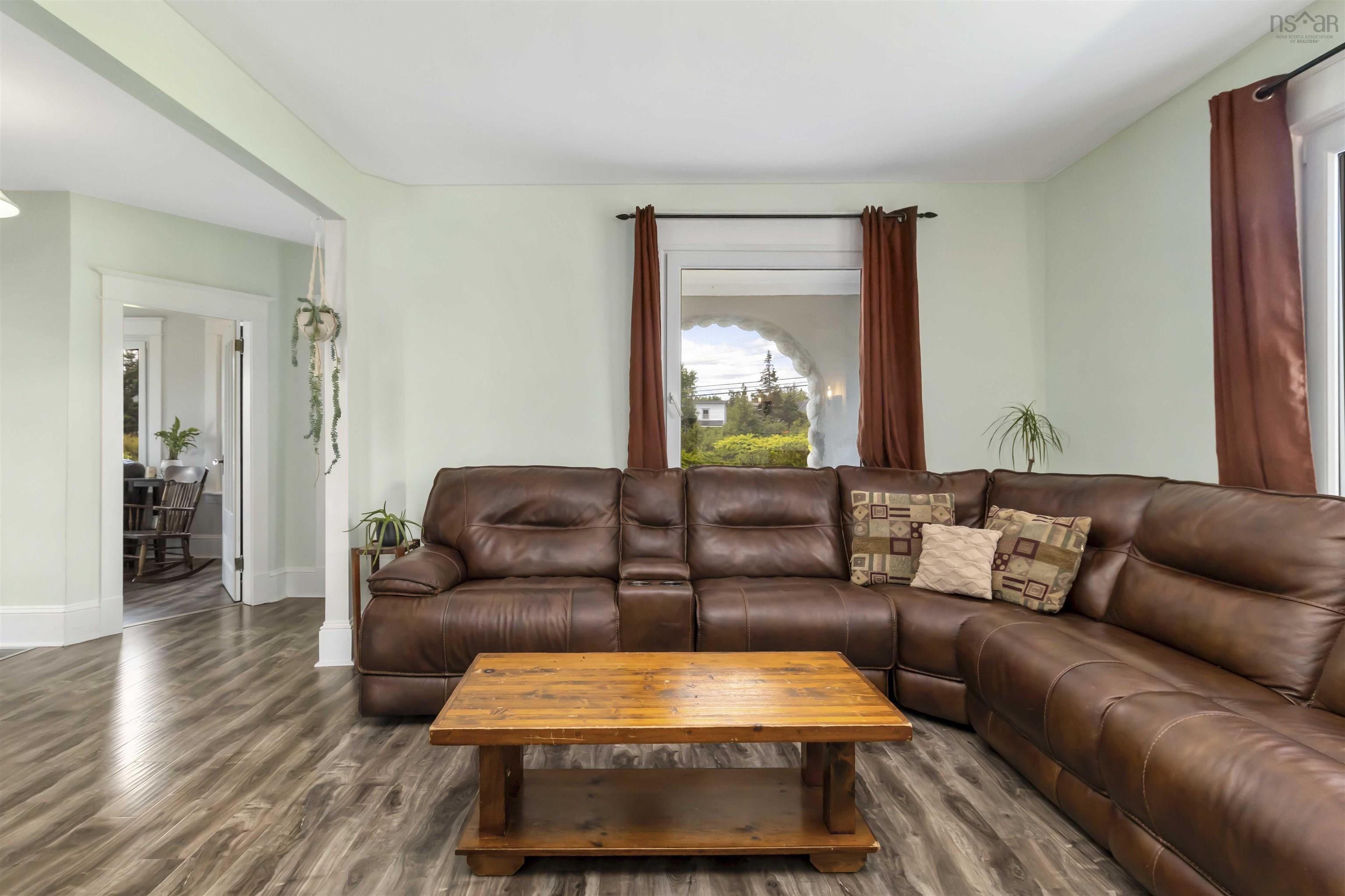 $699,900.00: 4027 331 Highway, Dublin Shore