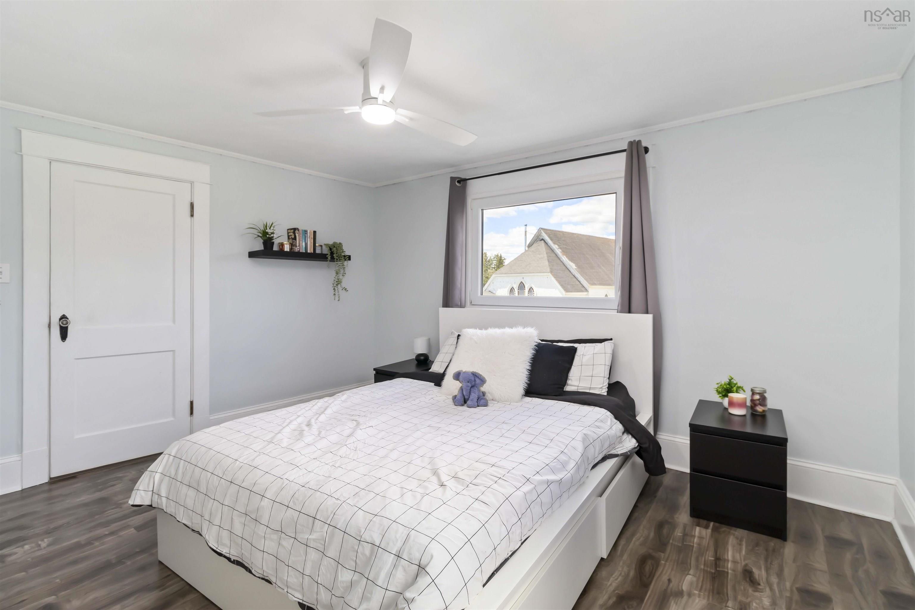 $699,900.00: 4027 331 Highway, Dublin Shore