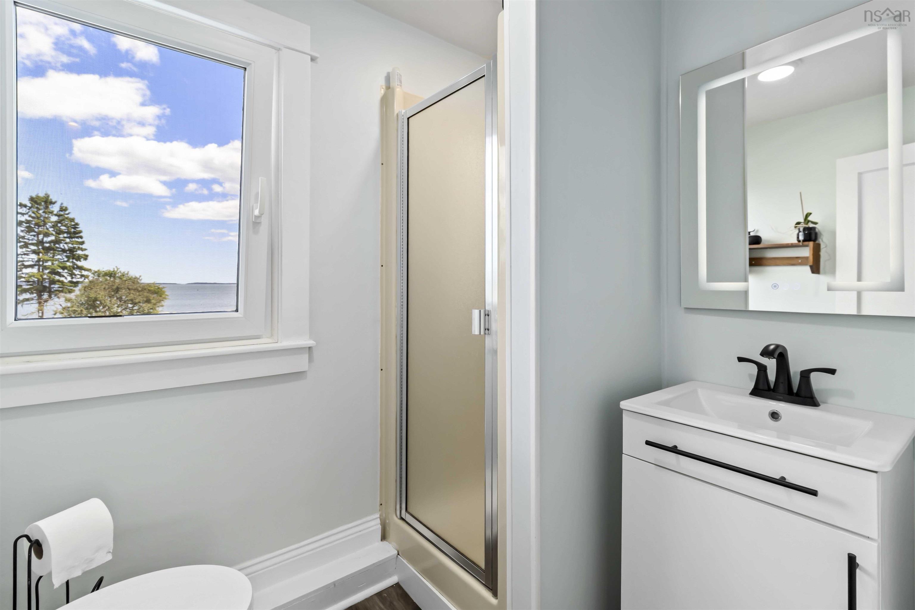 $699,900.00: 4027 331 Highway, Dublin Shore