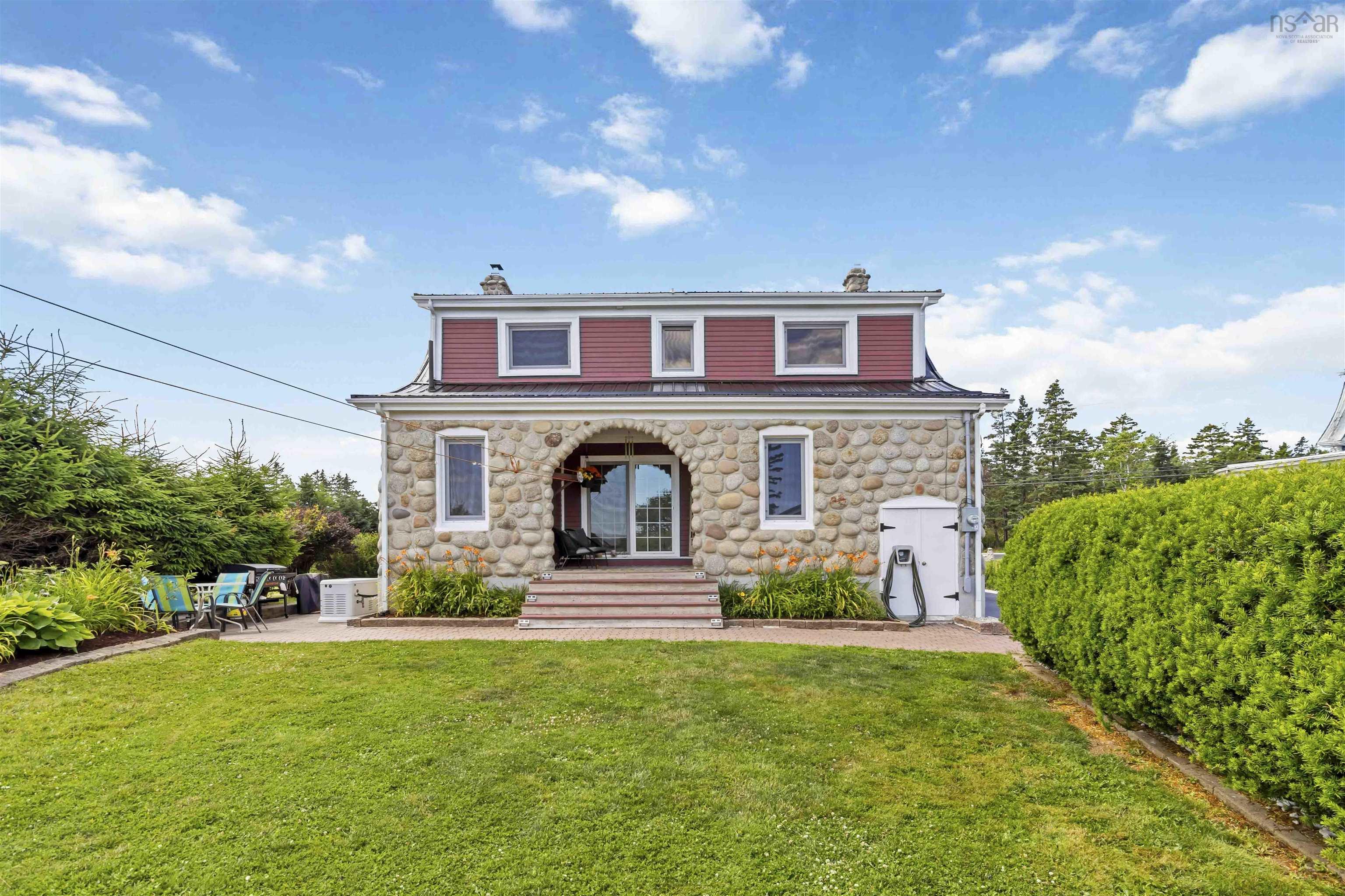 $699,900.00: 4027 331 Highway, Dublin Shore