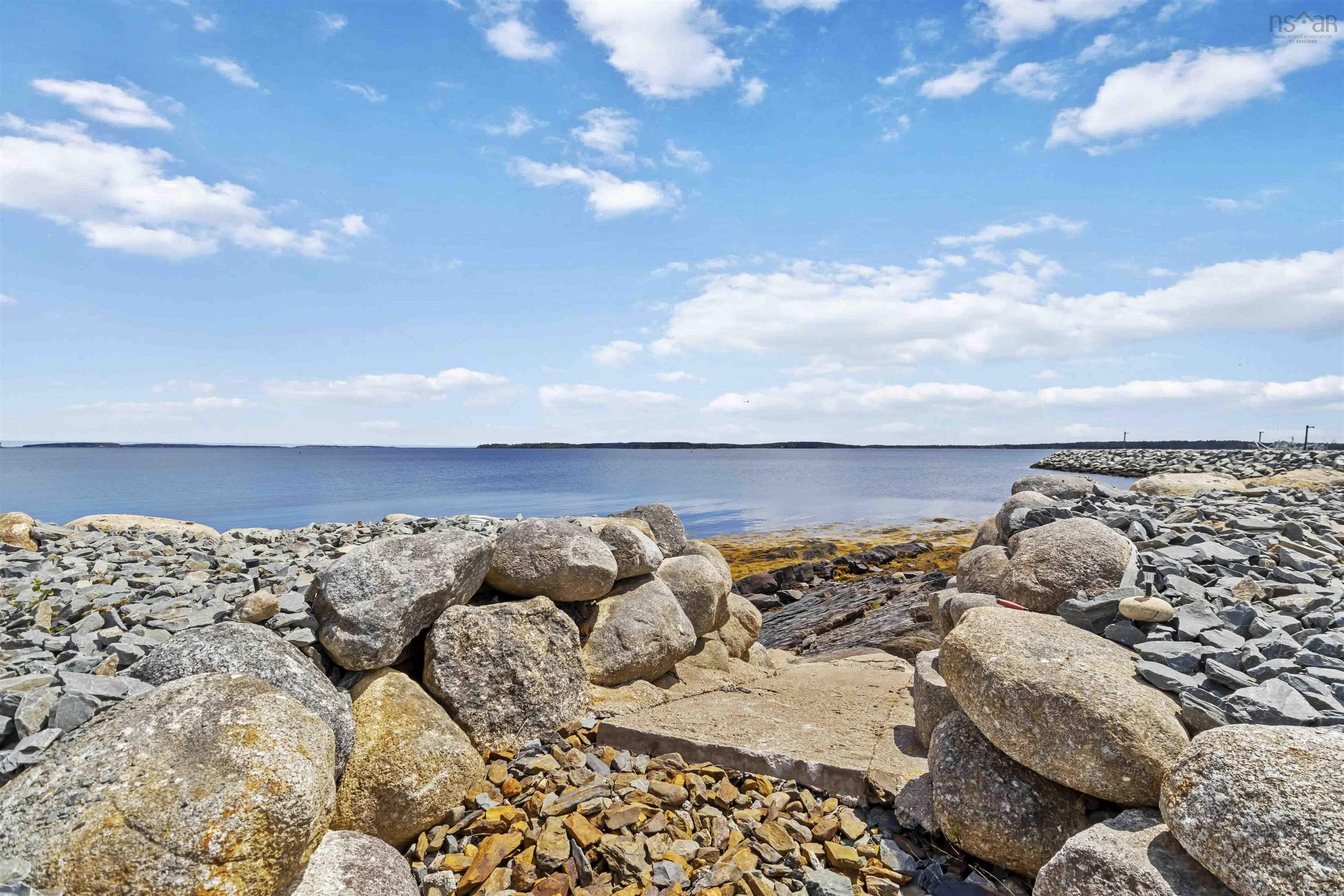 $699,900.00: 4027 331 Highway, Dublin Shore