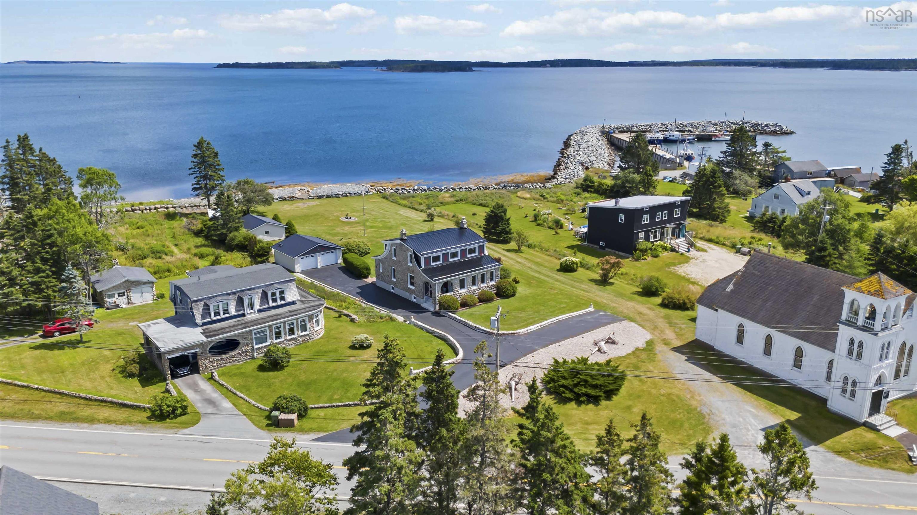 $699,900.00: 4027 331 Highway, Dublin Shore