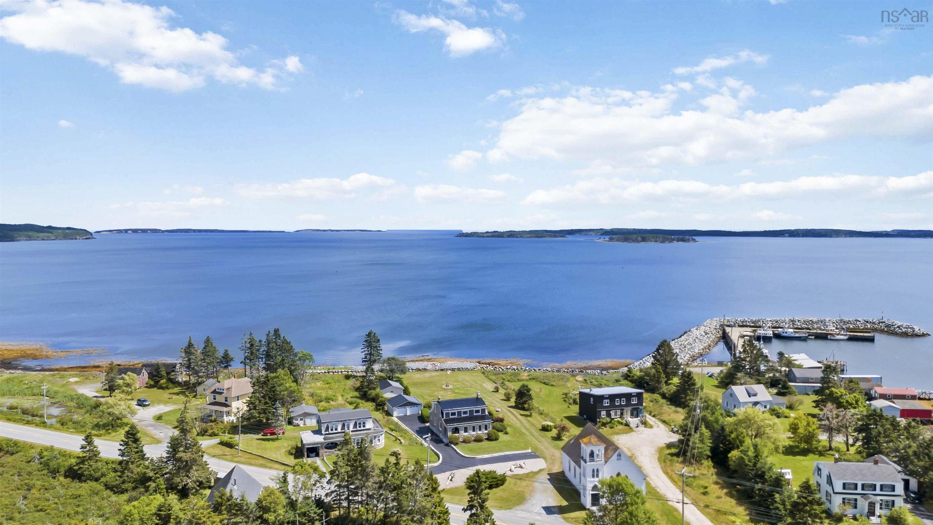 $699,900.00: 4027 331 Highway, Dublin Shore