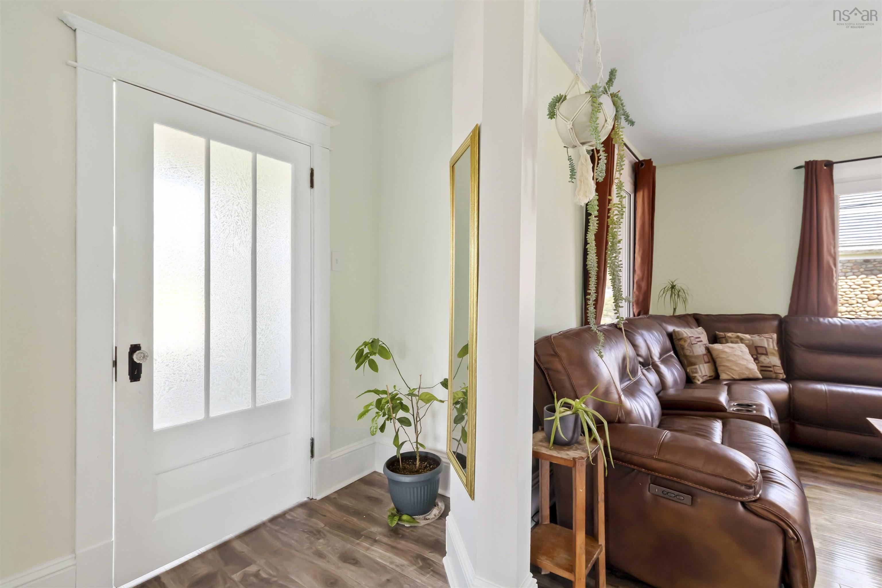 $699,900.00: 4027 331 Highway, Dublin Shore