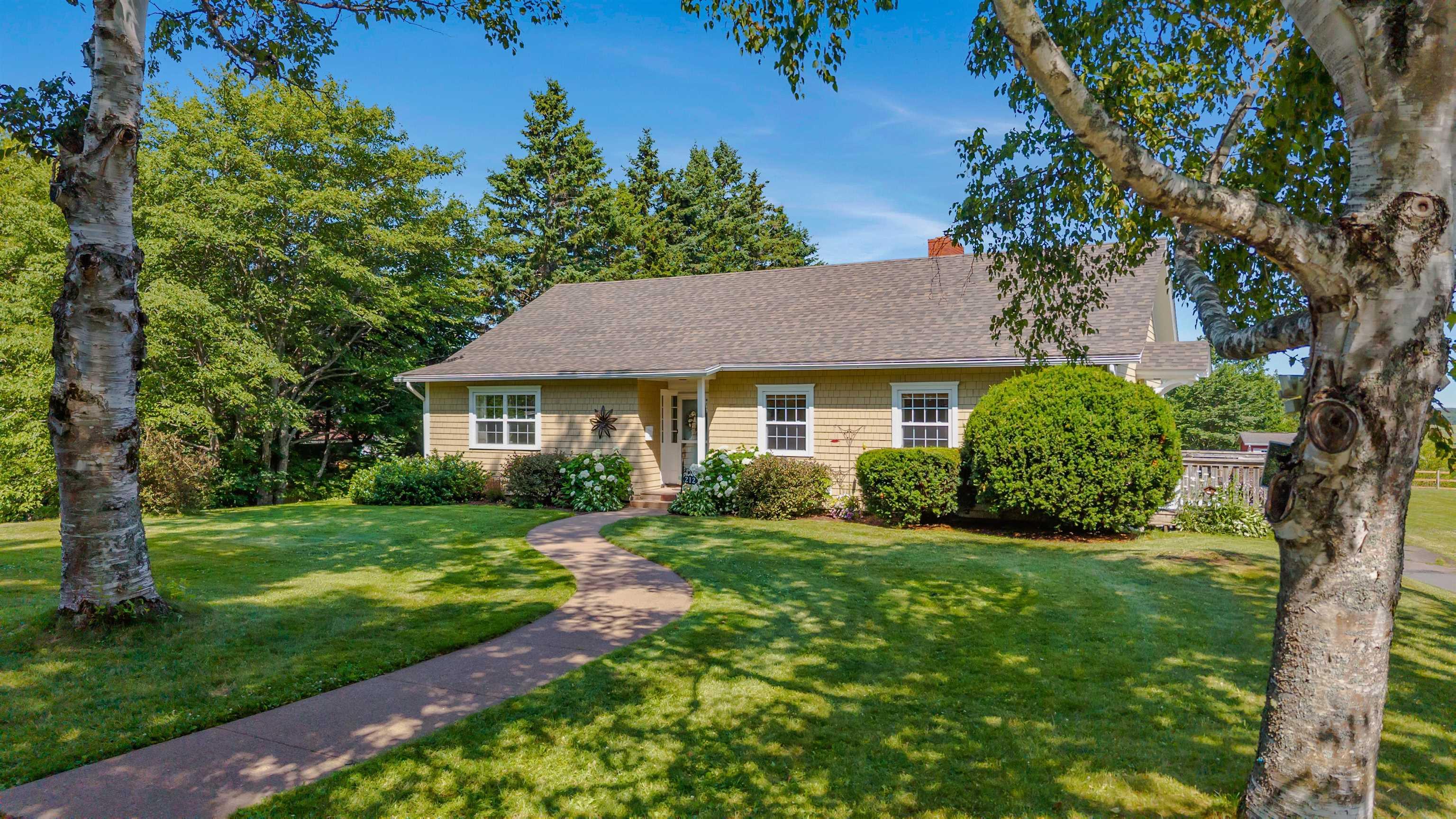 212 Victoria Street E, Amherst, NS (MLS 202518515)