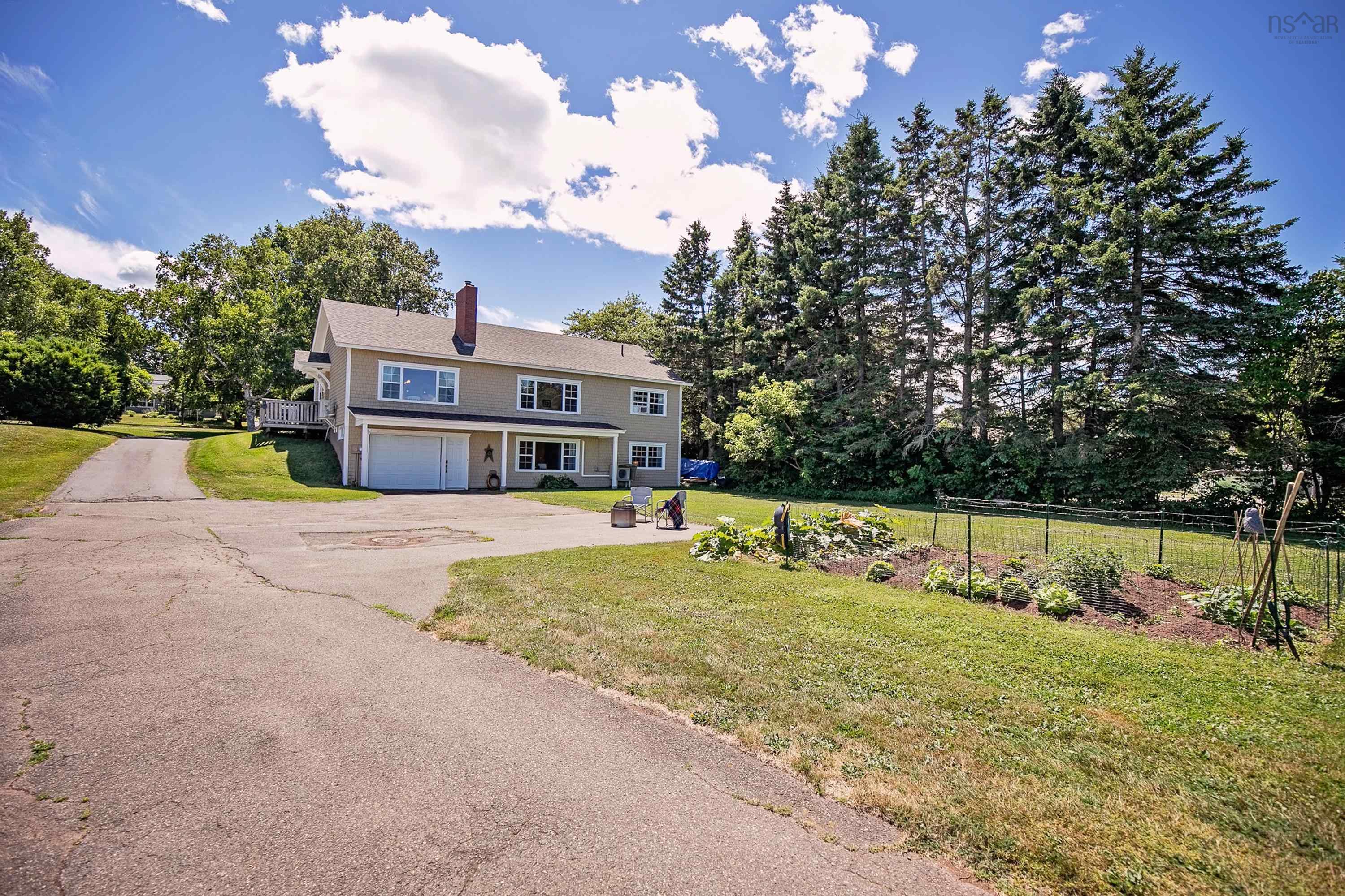 $539,900.00: 212 Victoria Street E, Amherst