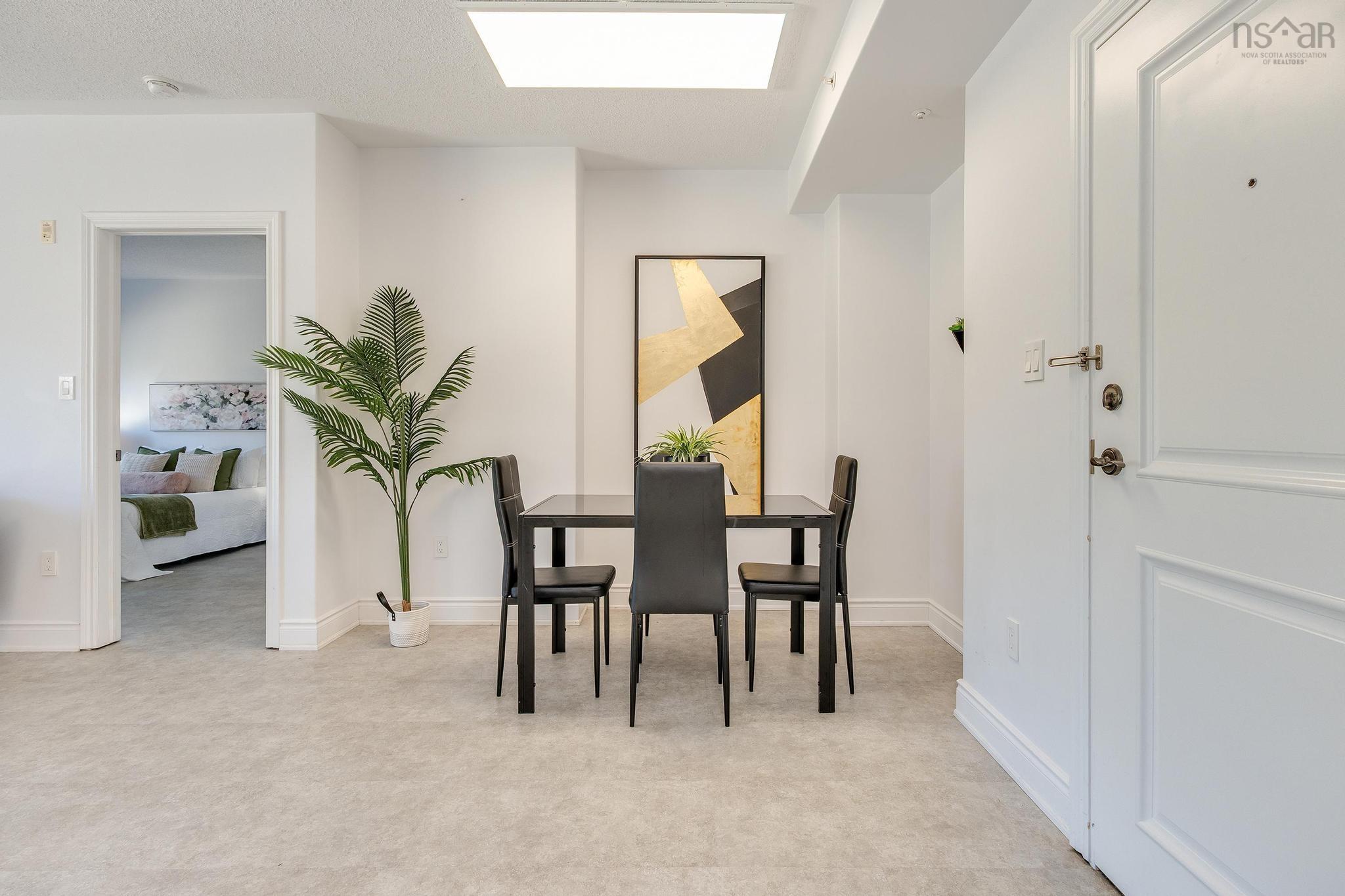 $385,000.00: 209 647 Bedford Highway, Bedford