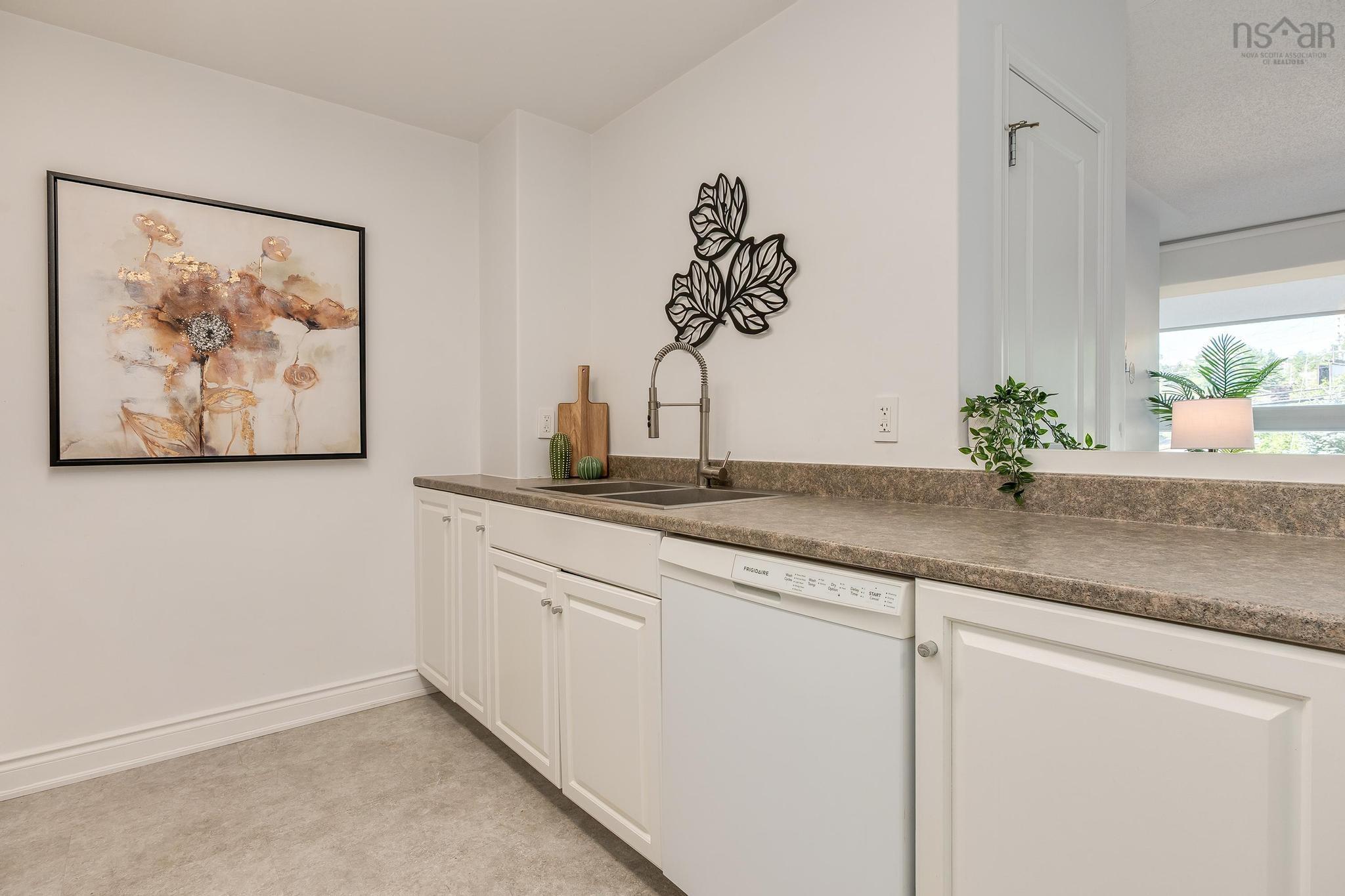 $385,000.00: 209 647 Bedford Highway, Bedford