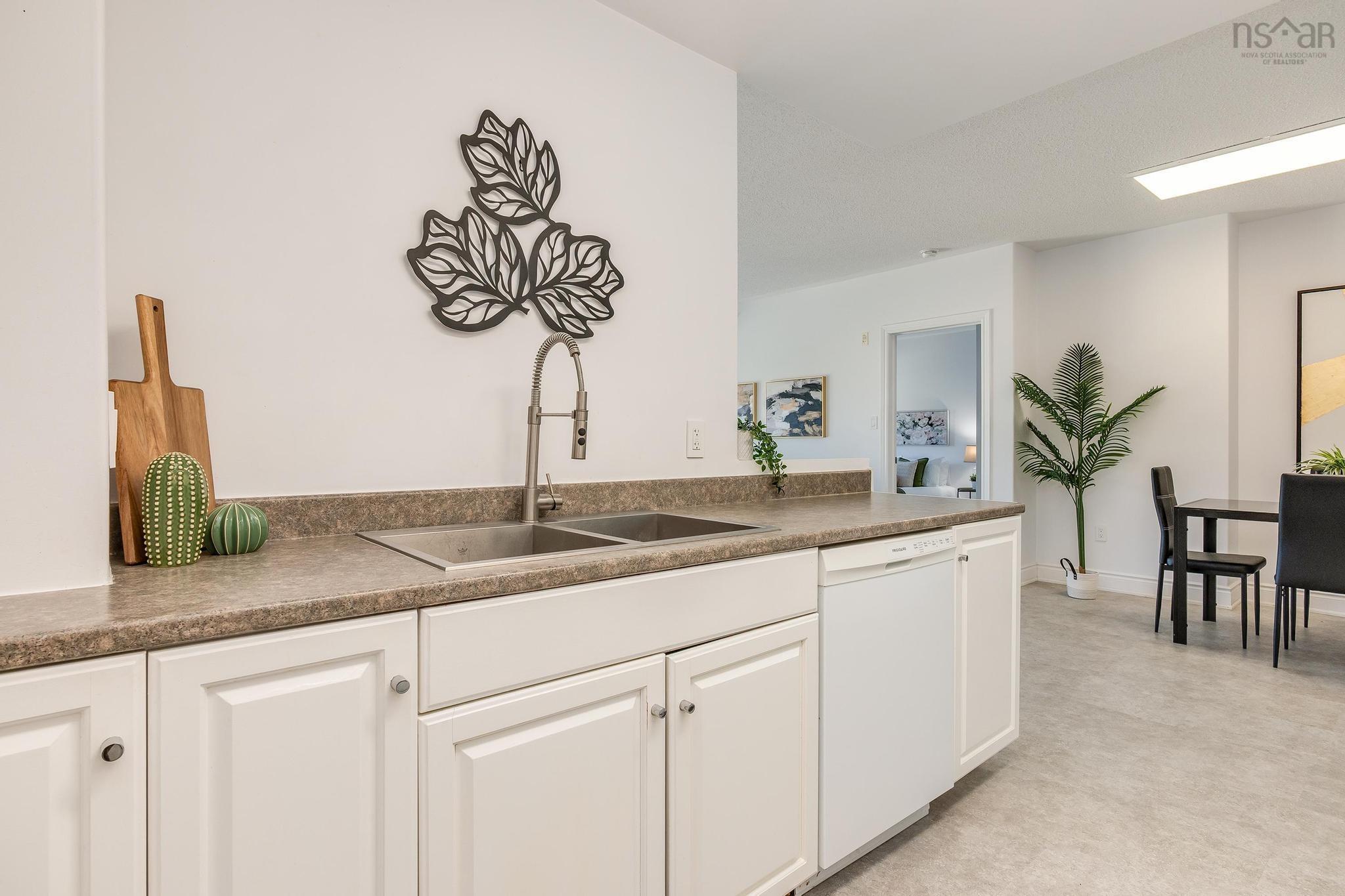 $385,000.00: 209 647 Bedford Highway, Bedford