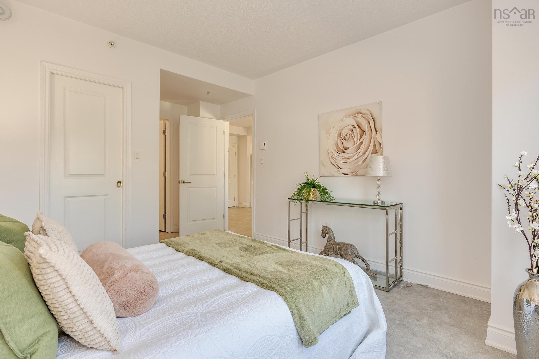 $385,000.00: 209 647 Bedford Highway, Bedford