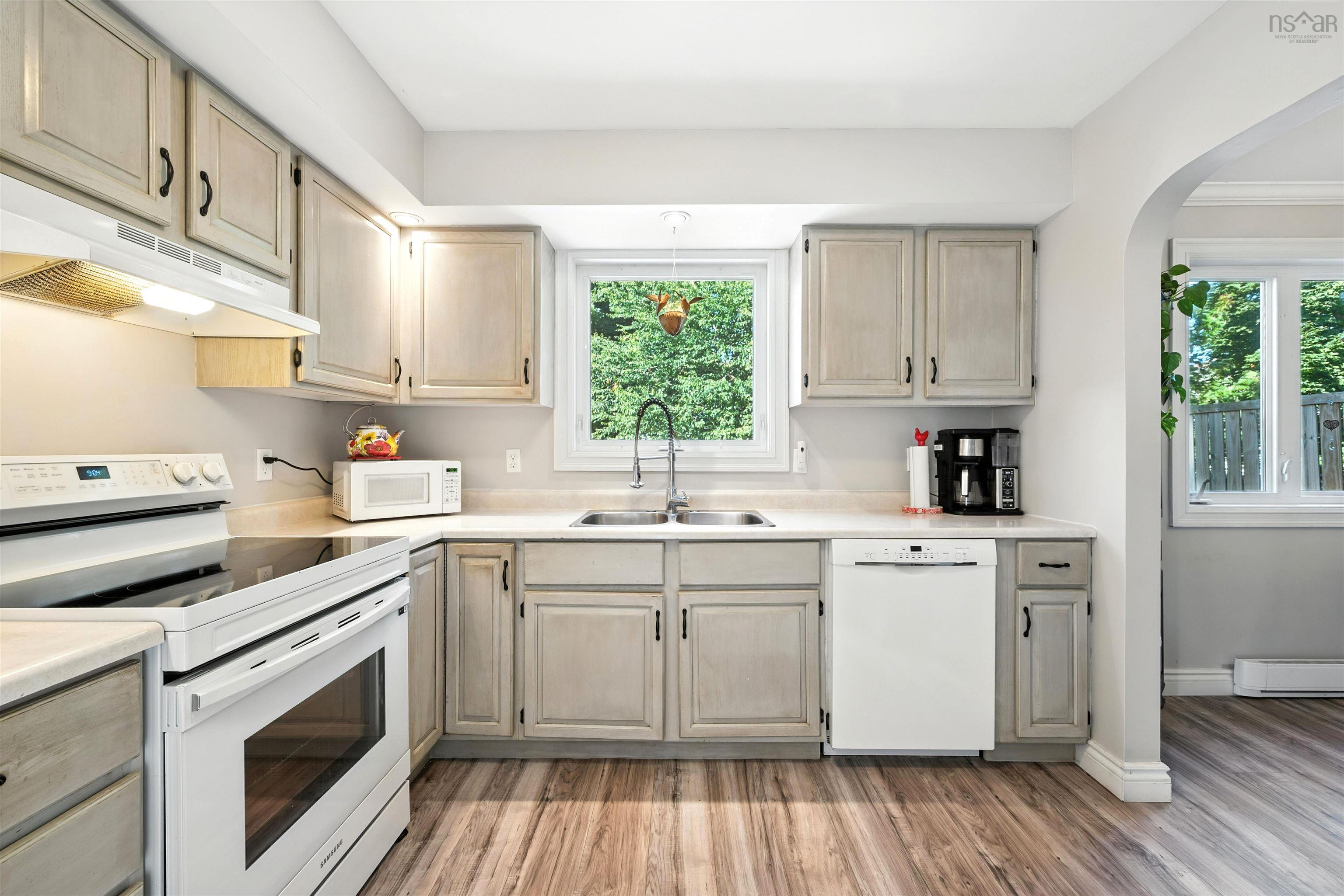 $465,000.00: 13 Viscaya Place, Dartmouth