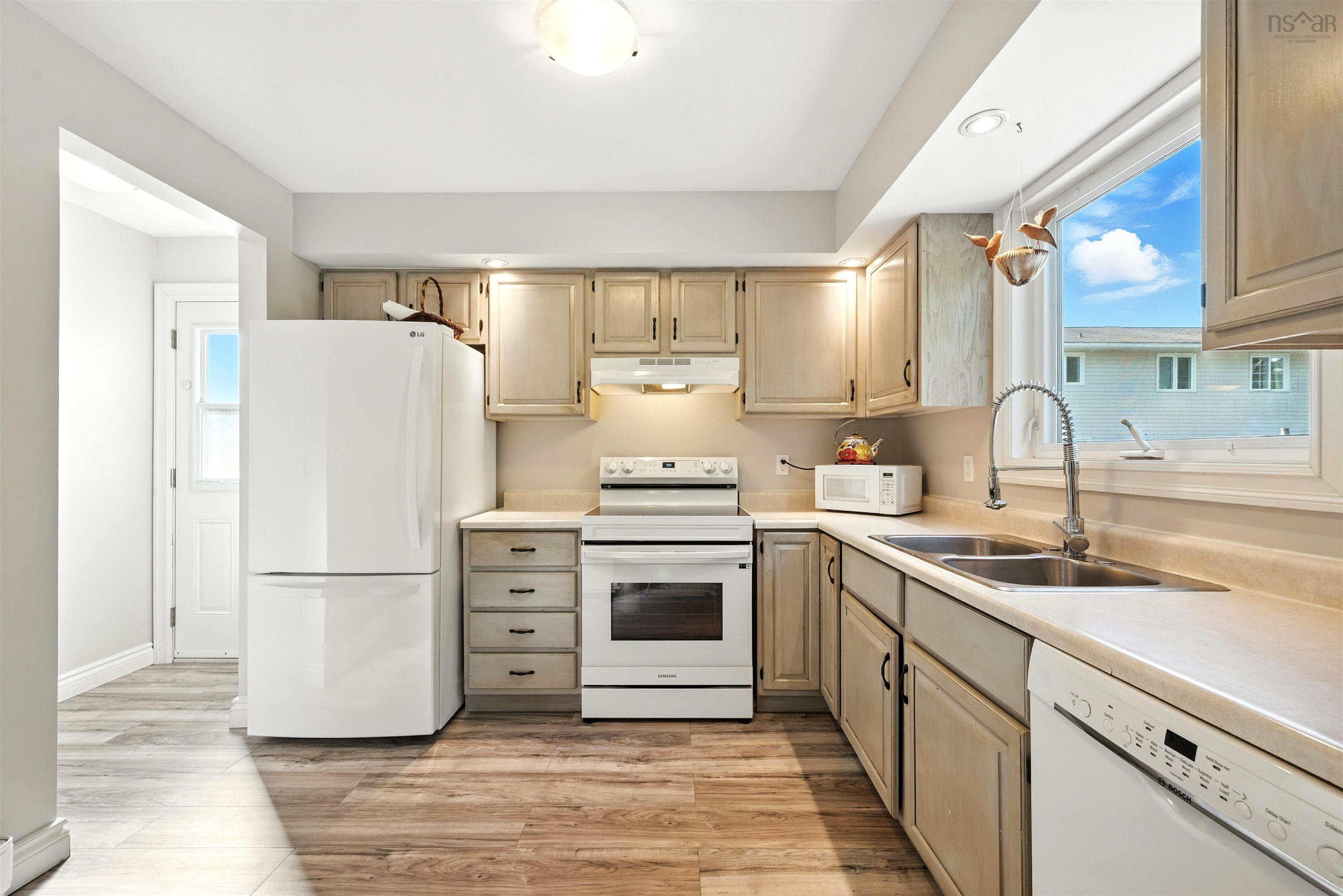 $465,000.00: 13 Viscaya Place, Dartmouth