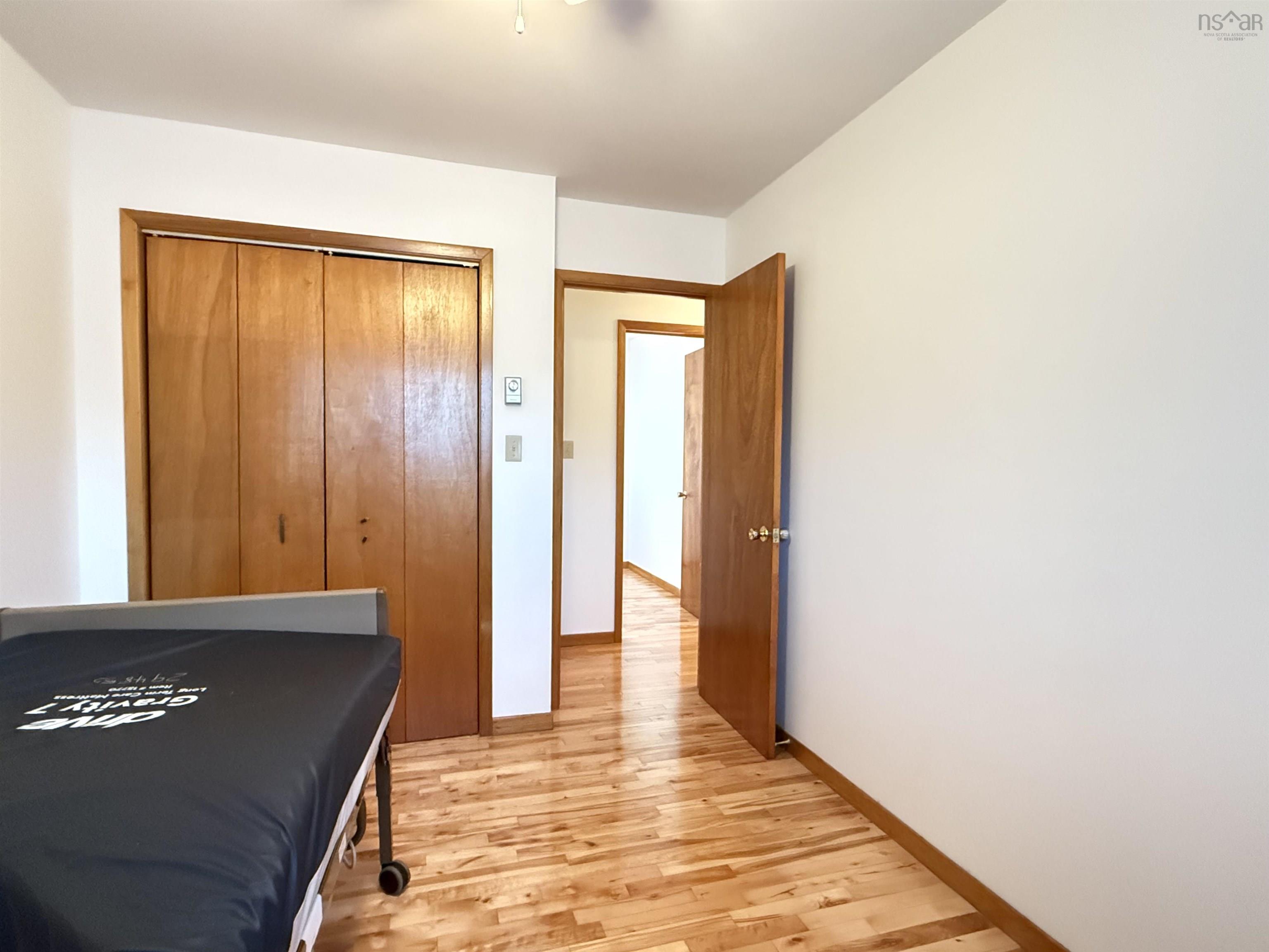 $300,000.00: 95 Haliburton rd, Pictou