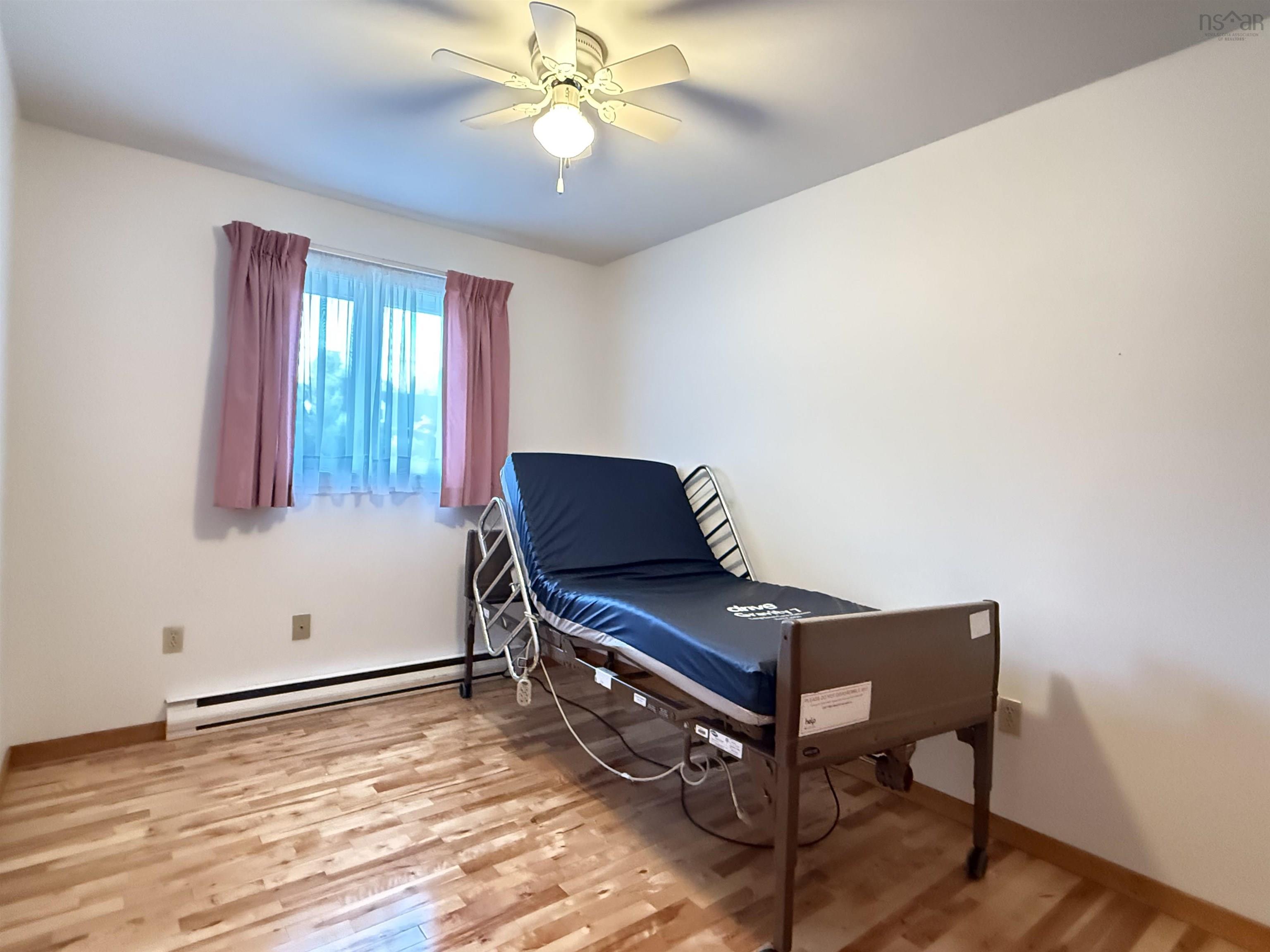 $300,000.00: 95 Haliburton rd, Pictou