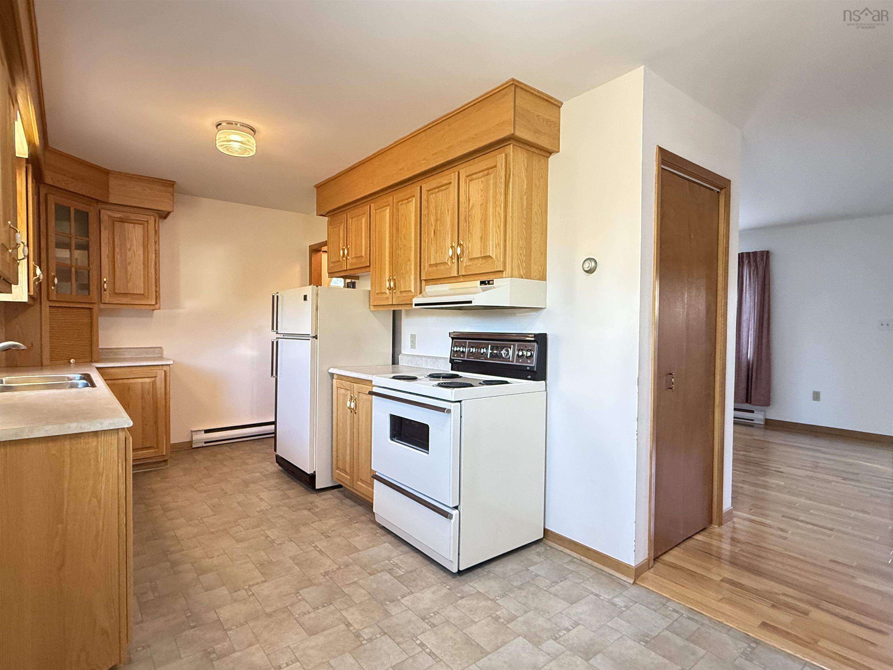 $300,000.00: 95 Haliburton rd, Pictou