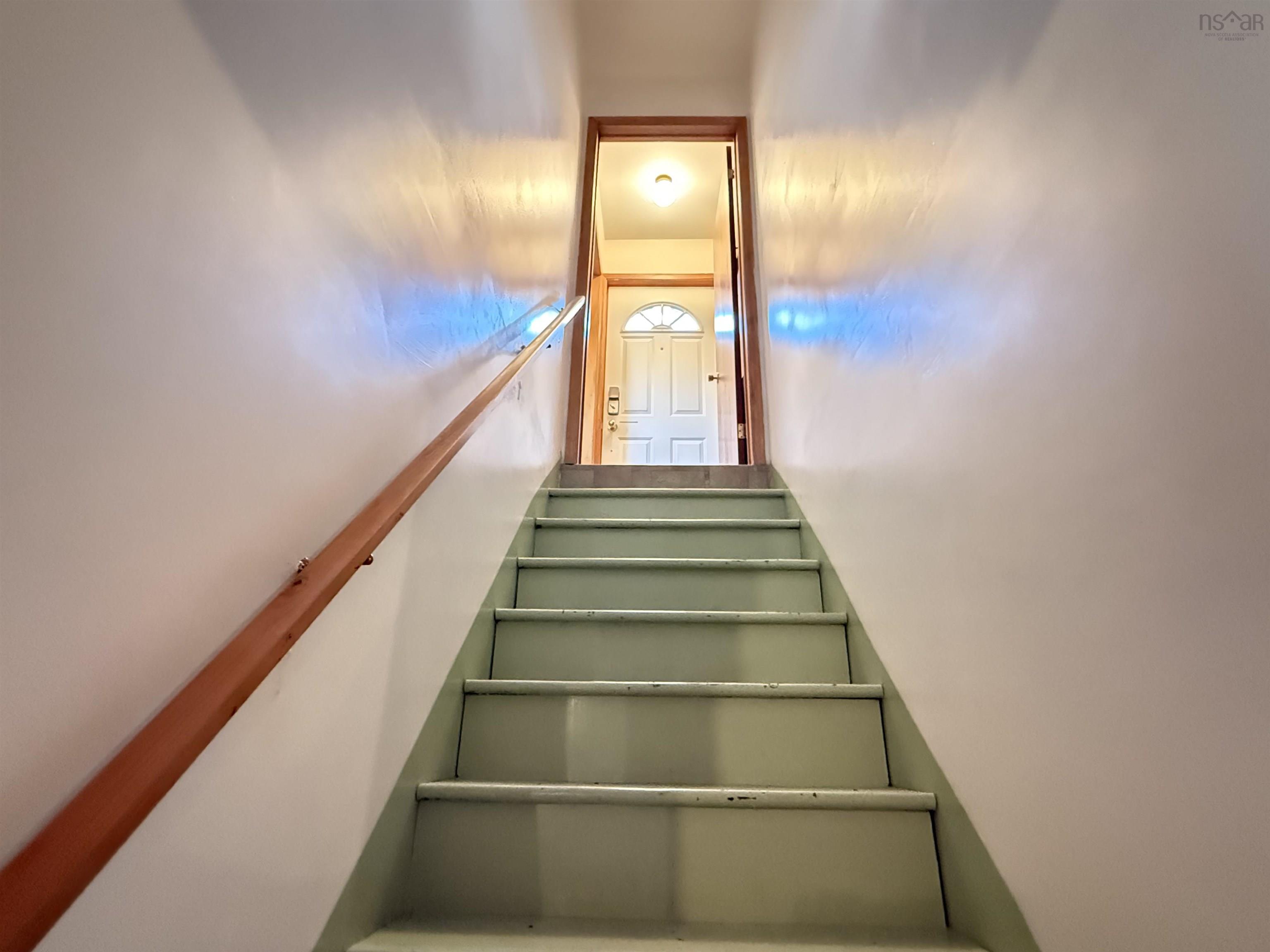 $300,000.00: 95 Haliburton rd, Pictou