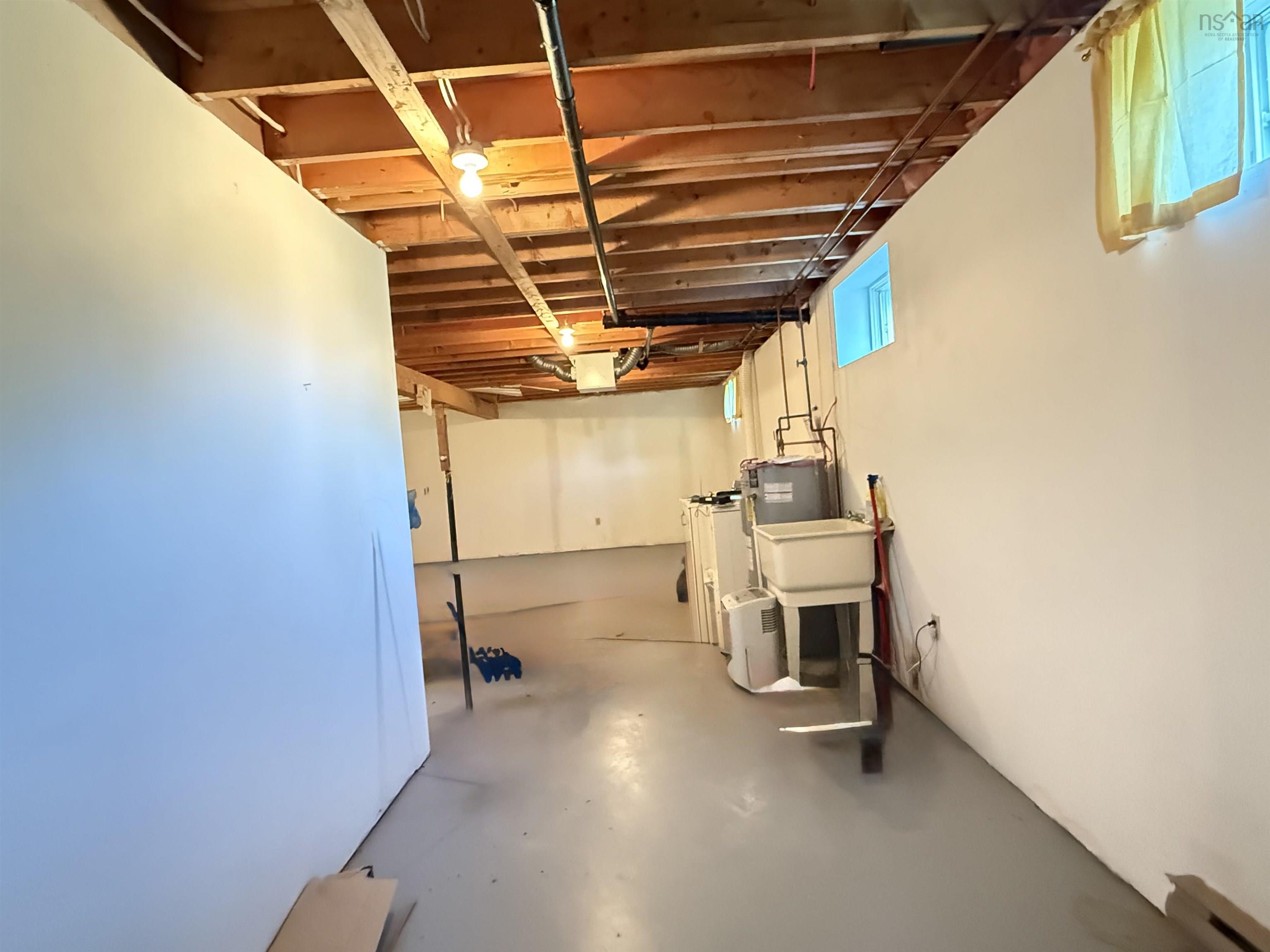 $300,000.00: 95 Haliburton rd, Pictou