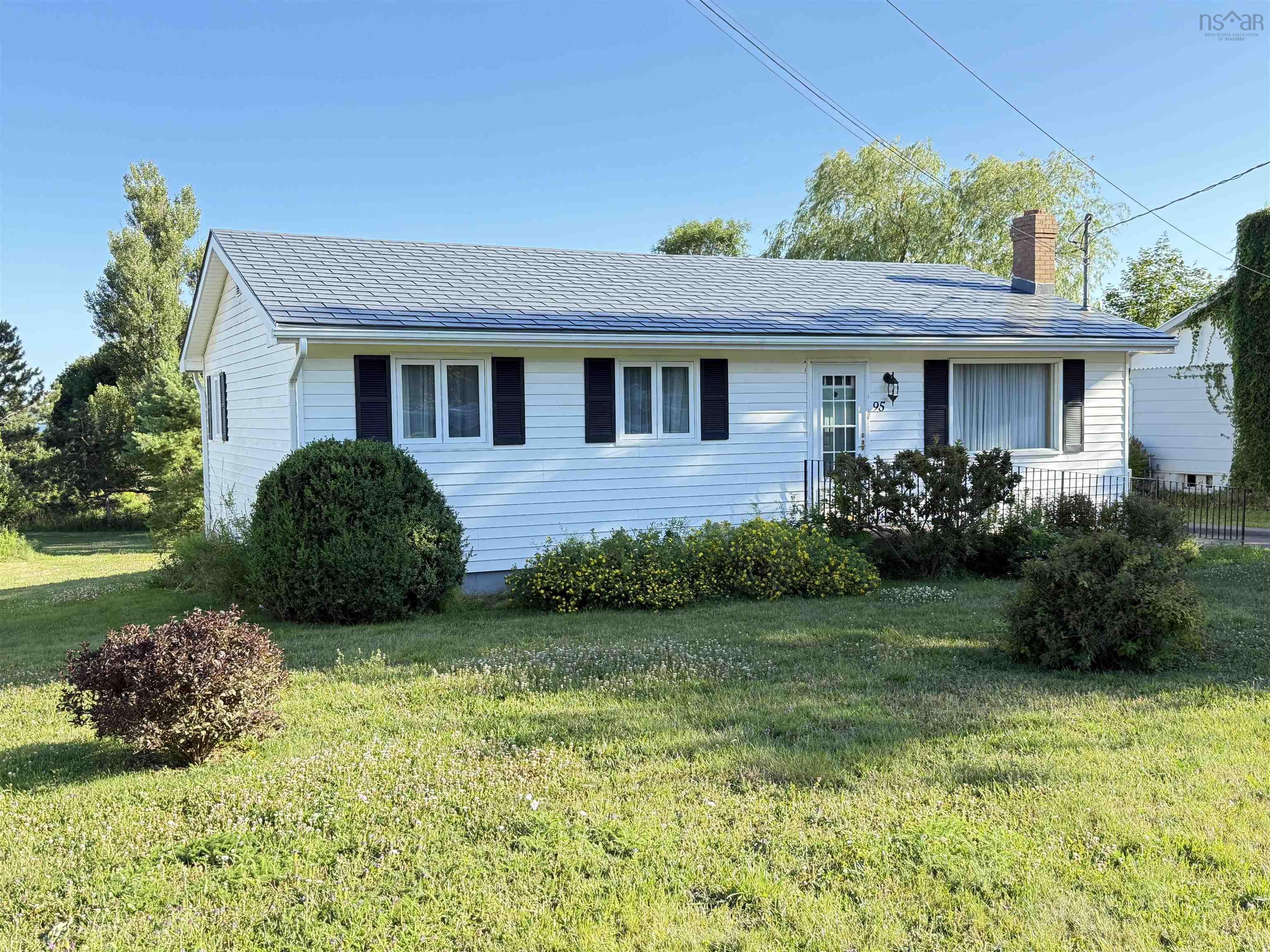 $300,000.00: 95 Haliburton rd, Pictou
