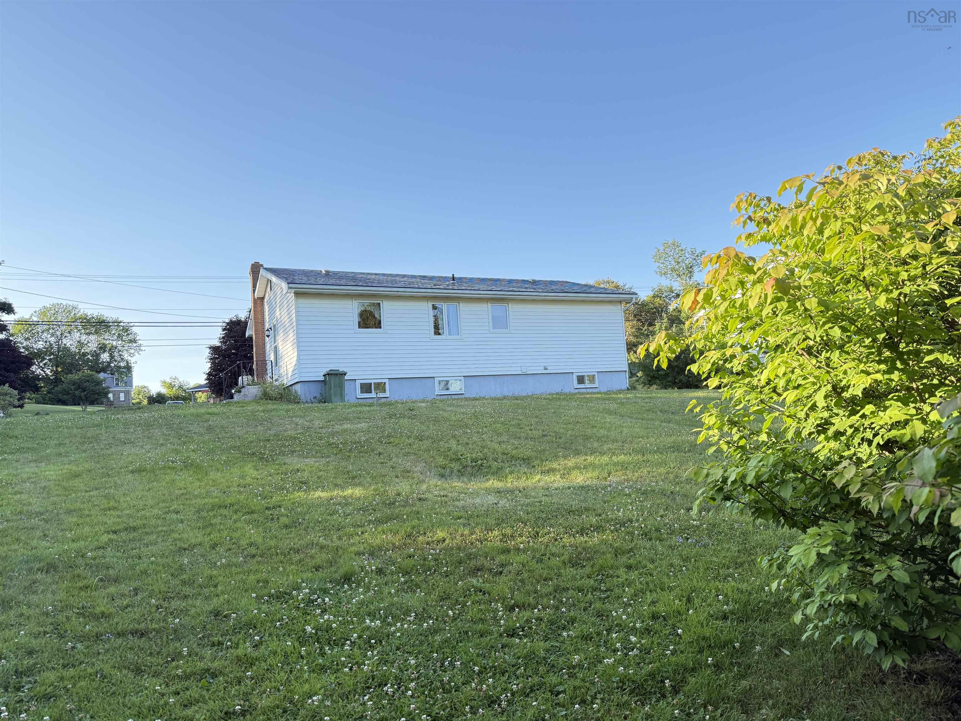 $300,000.00: 95 Haliburton rd, Pictou
