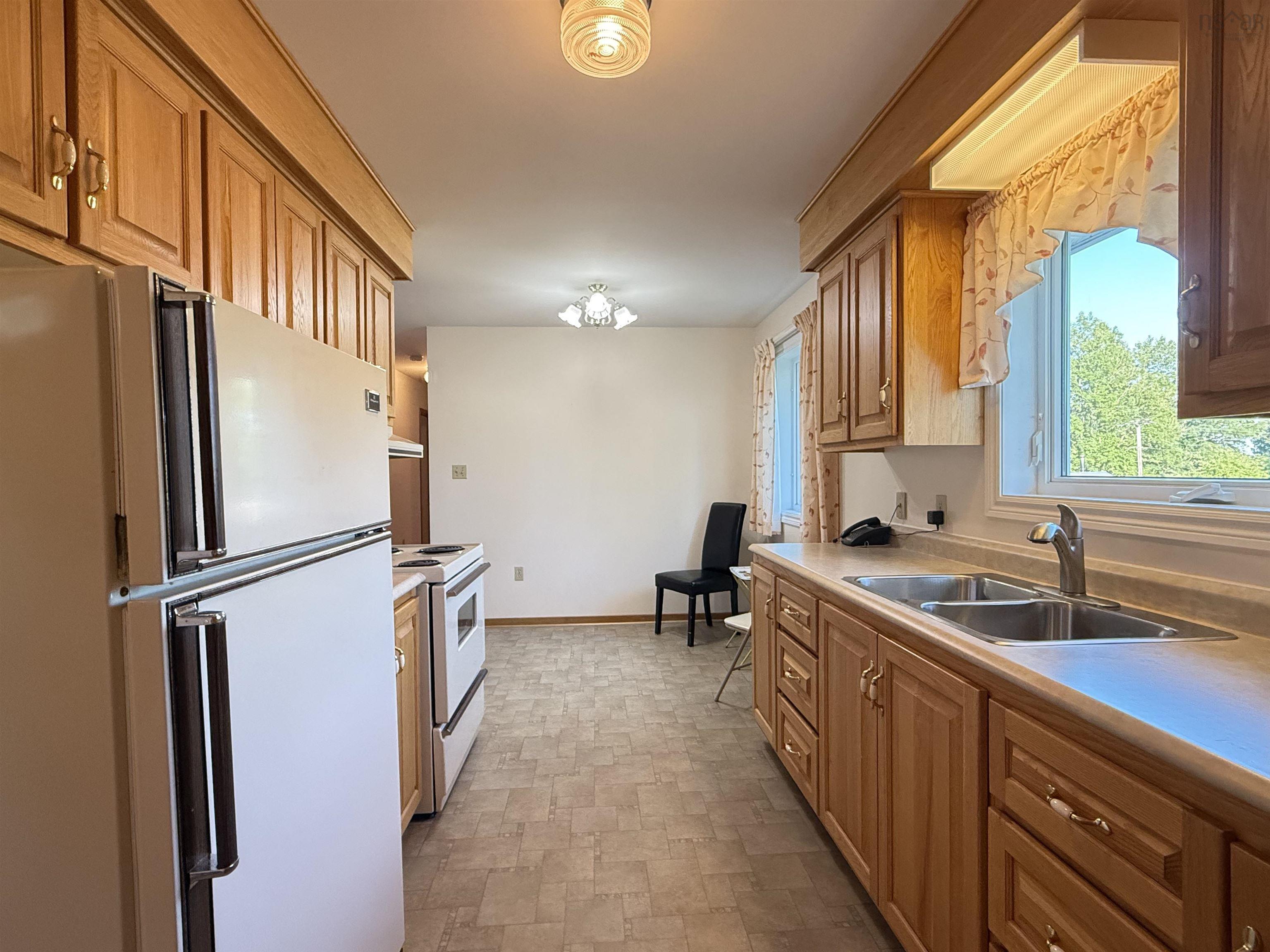 $300,000.00: 95 Haliburton rd, Pictou