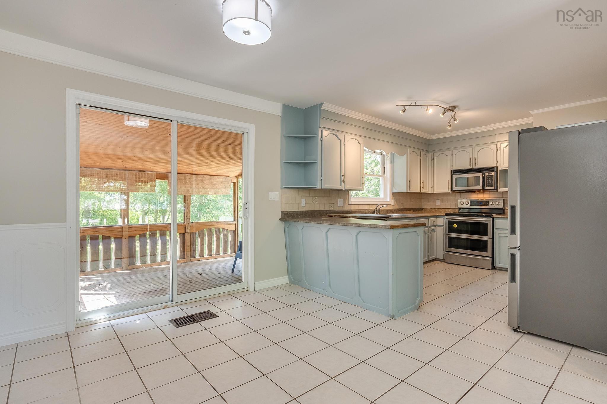 $290,000.00: 965 Labrador Lane, Greenwood