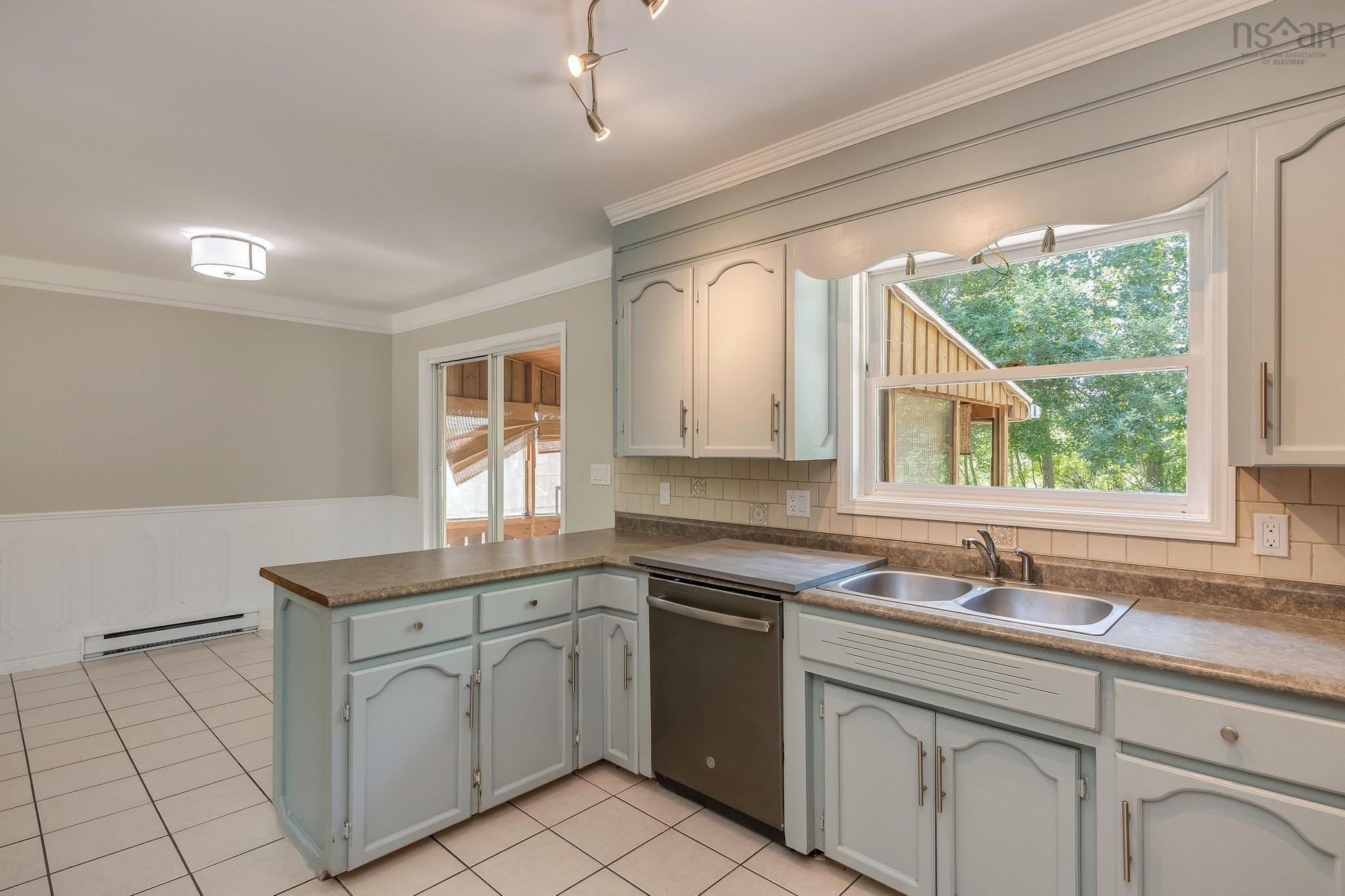 $290,000.00: 965 Labrador Lane, Greenwood