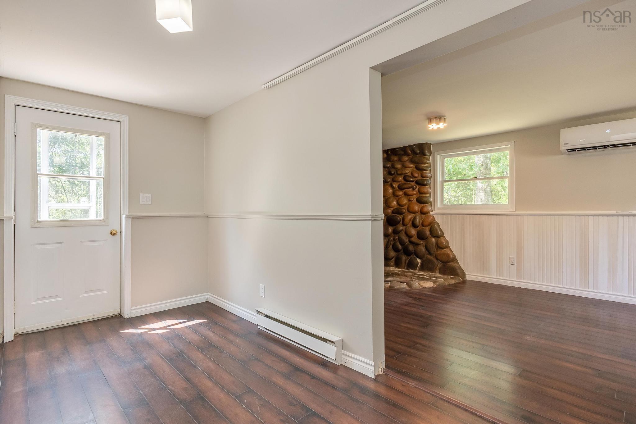 $290,000.00: 965 Labrador Lane, Greenwood