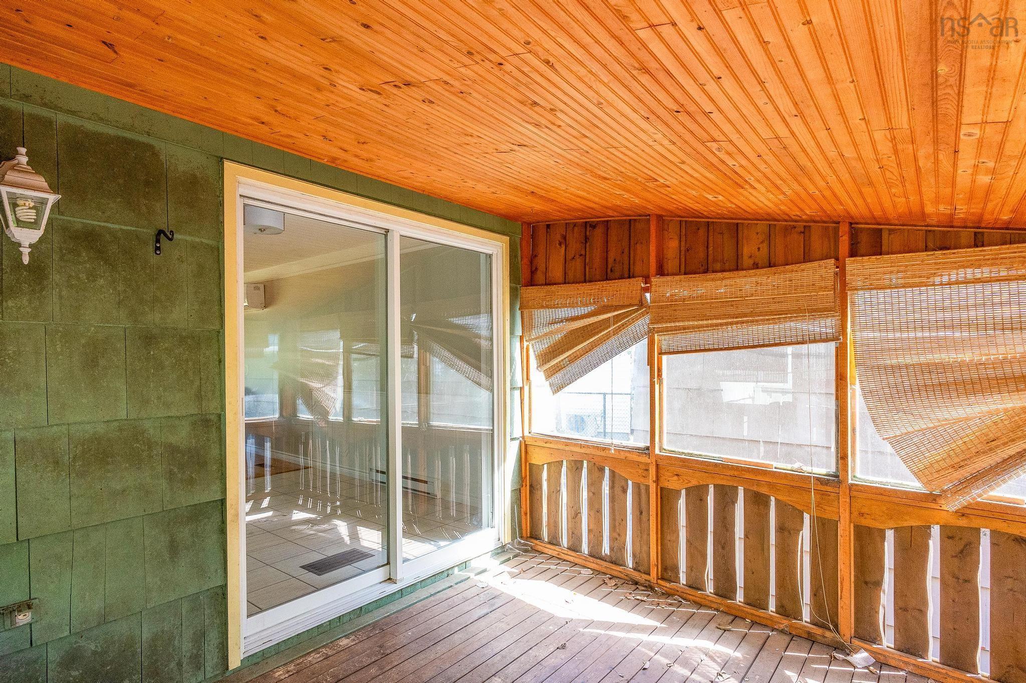 $290,000.00: 965 Labrador Lane, Greenwood