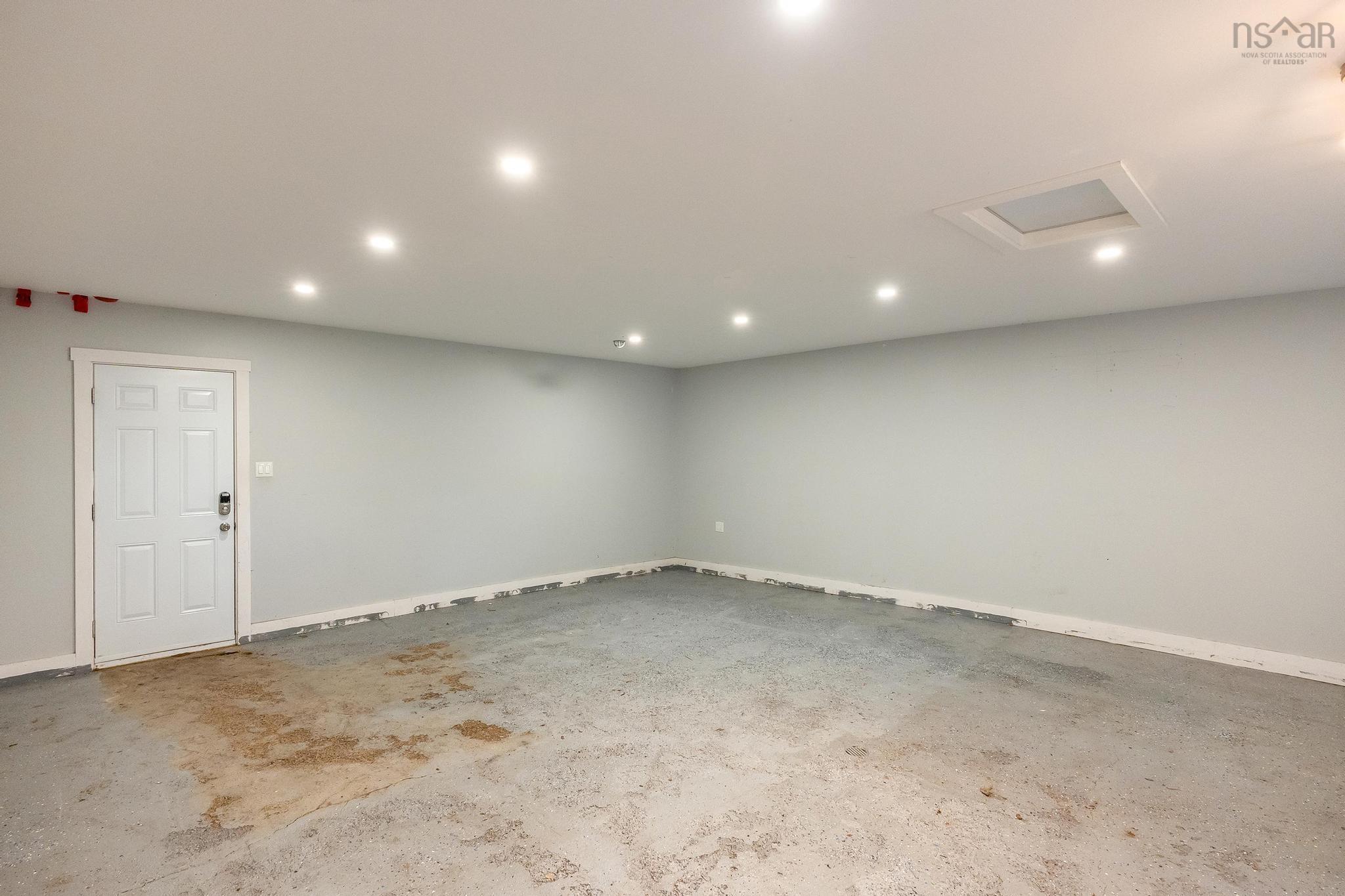 $290,000.00: 965 Labrador Lane, Greenwood