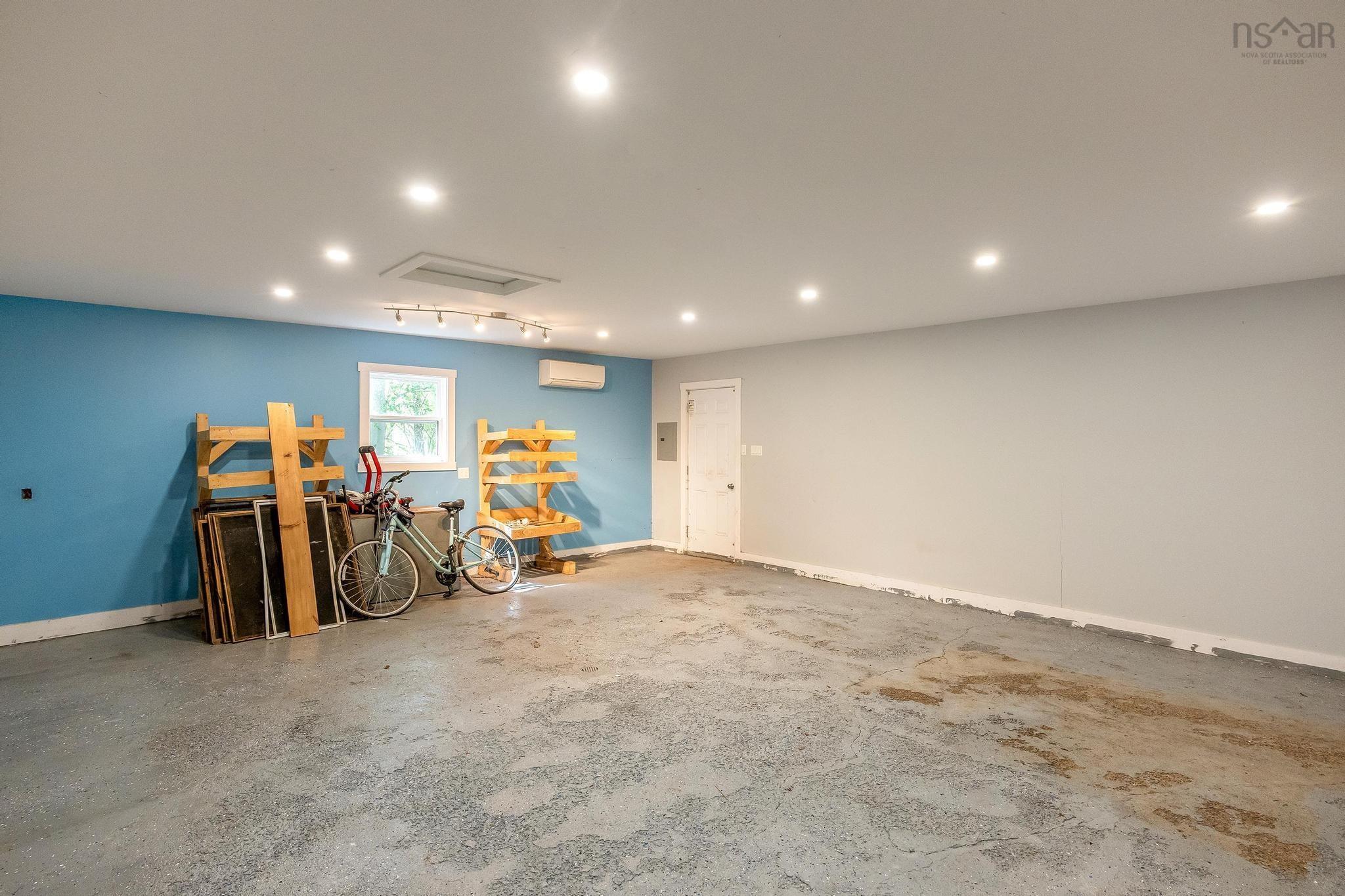 $290,000.00: 965 Labrador Lane, Greenwood