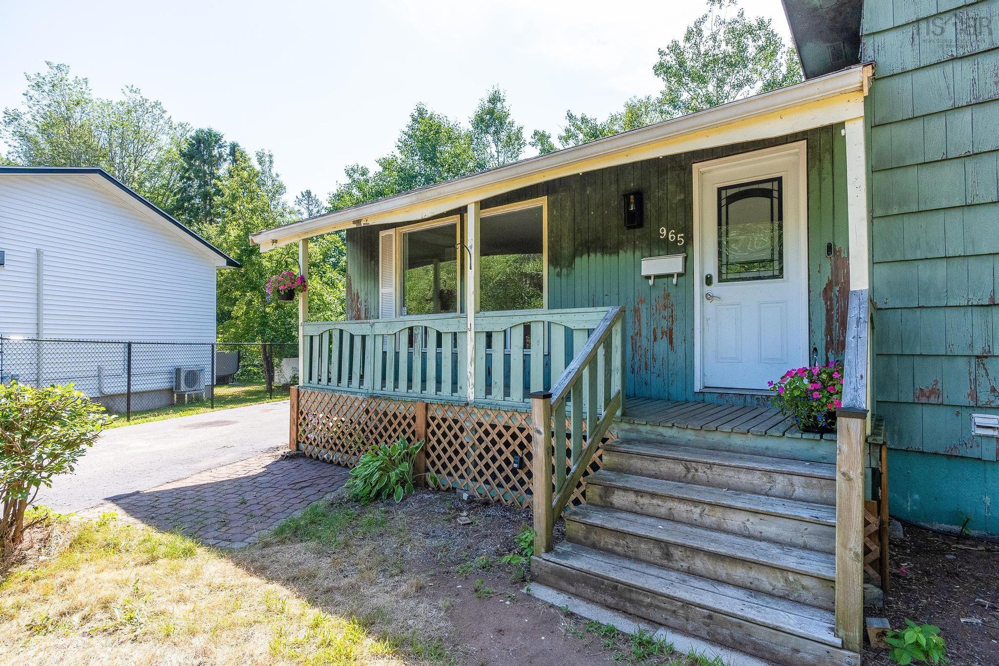 $290,000.00: 965 Labrador Lane, Greenwood