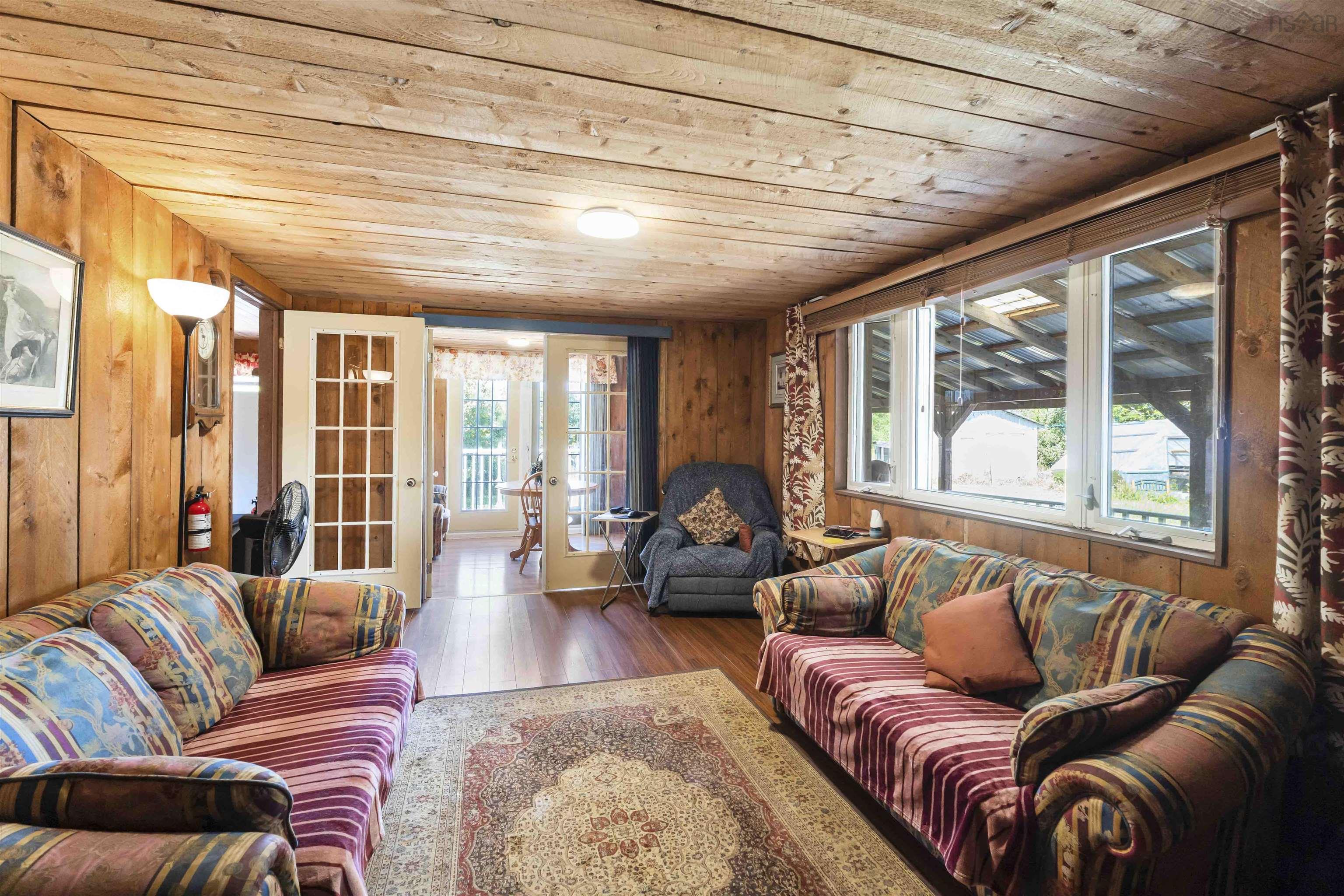 $249,000.00: 1049 Bloomfield Road, Bloomfield