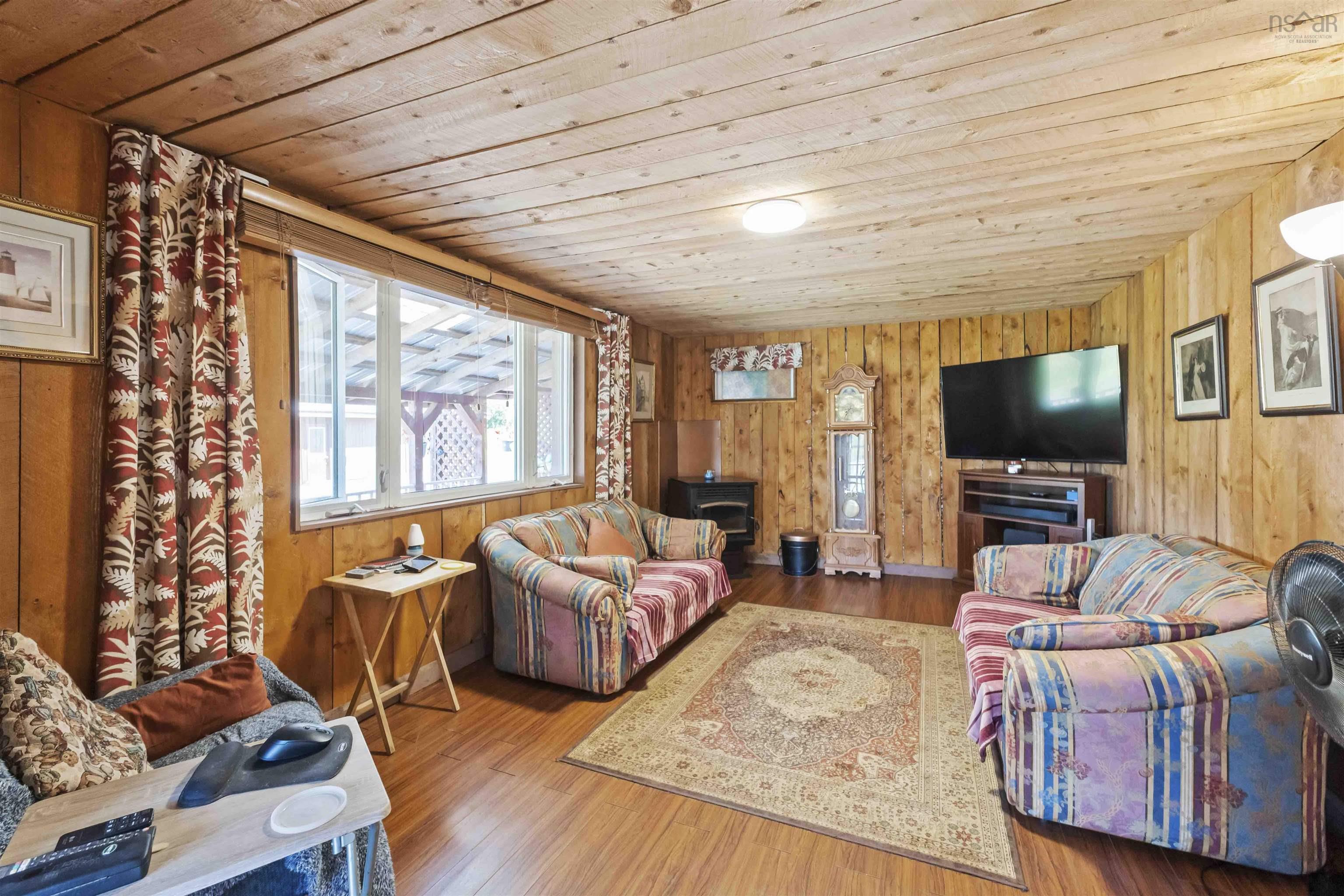 $249,000.00: 1049 Bloomfield Road, Bloomfield