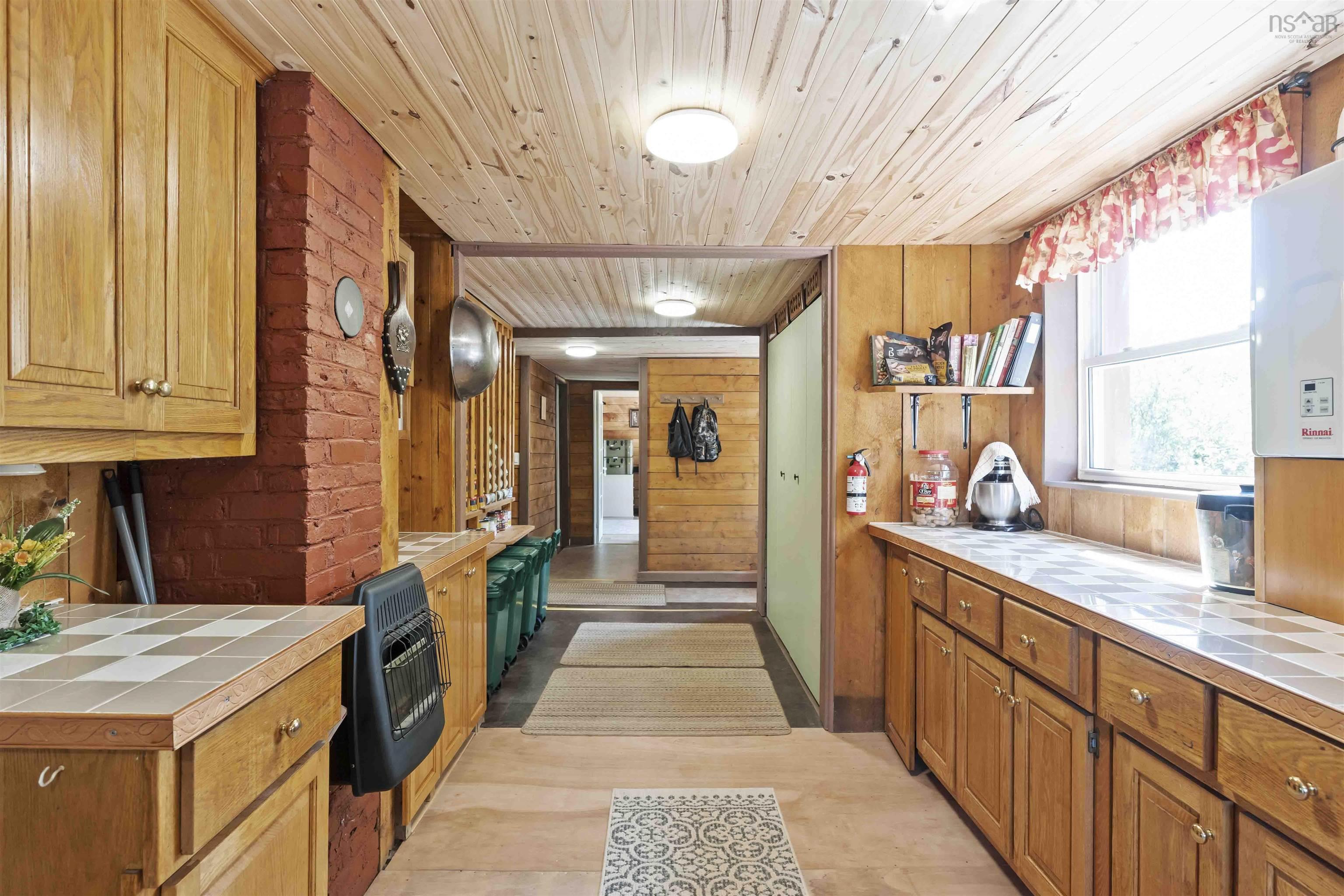 $249,000.00: 1049 Bloomfield Road, Bloomfield