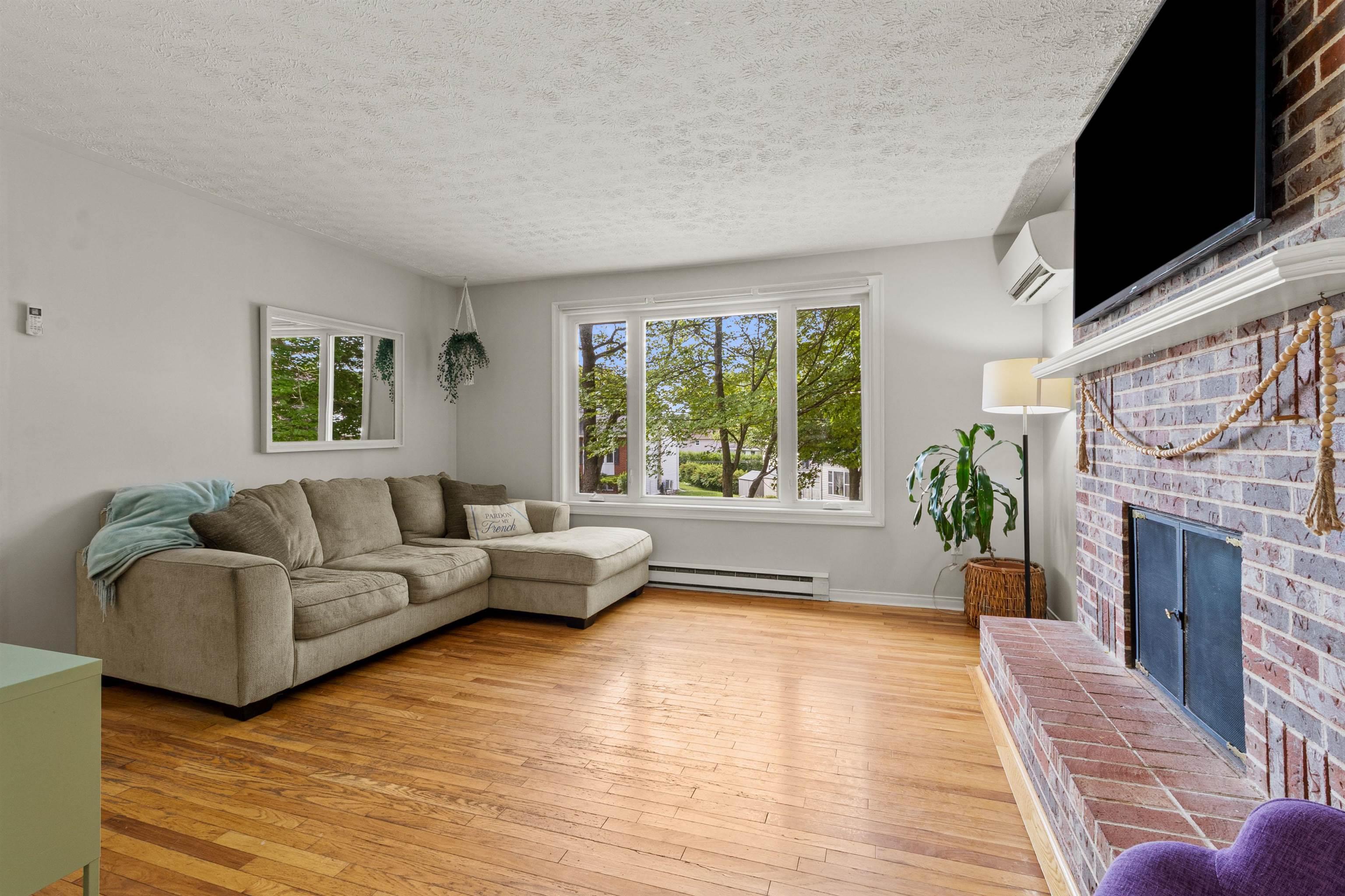 $549,900.00: 33 Josephine Court, Dartmouth