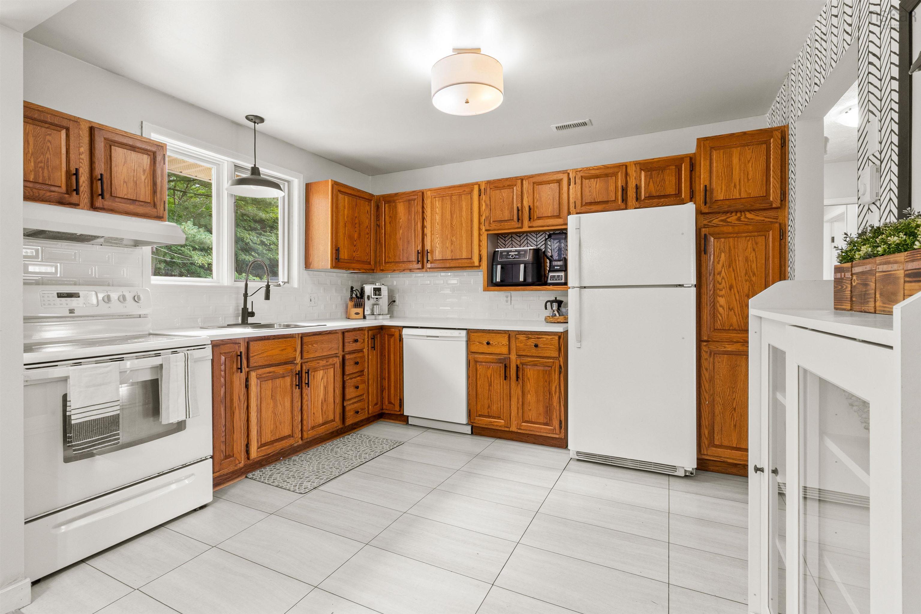 $549,900.00: 33 Josephine Court, Dartmouth