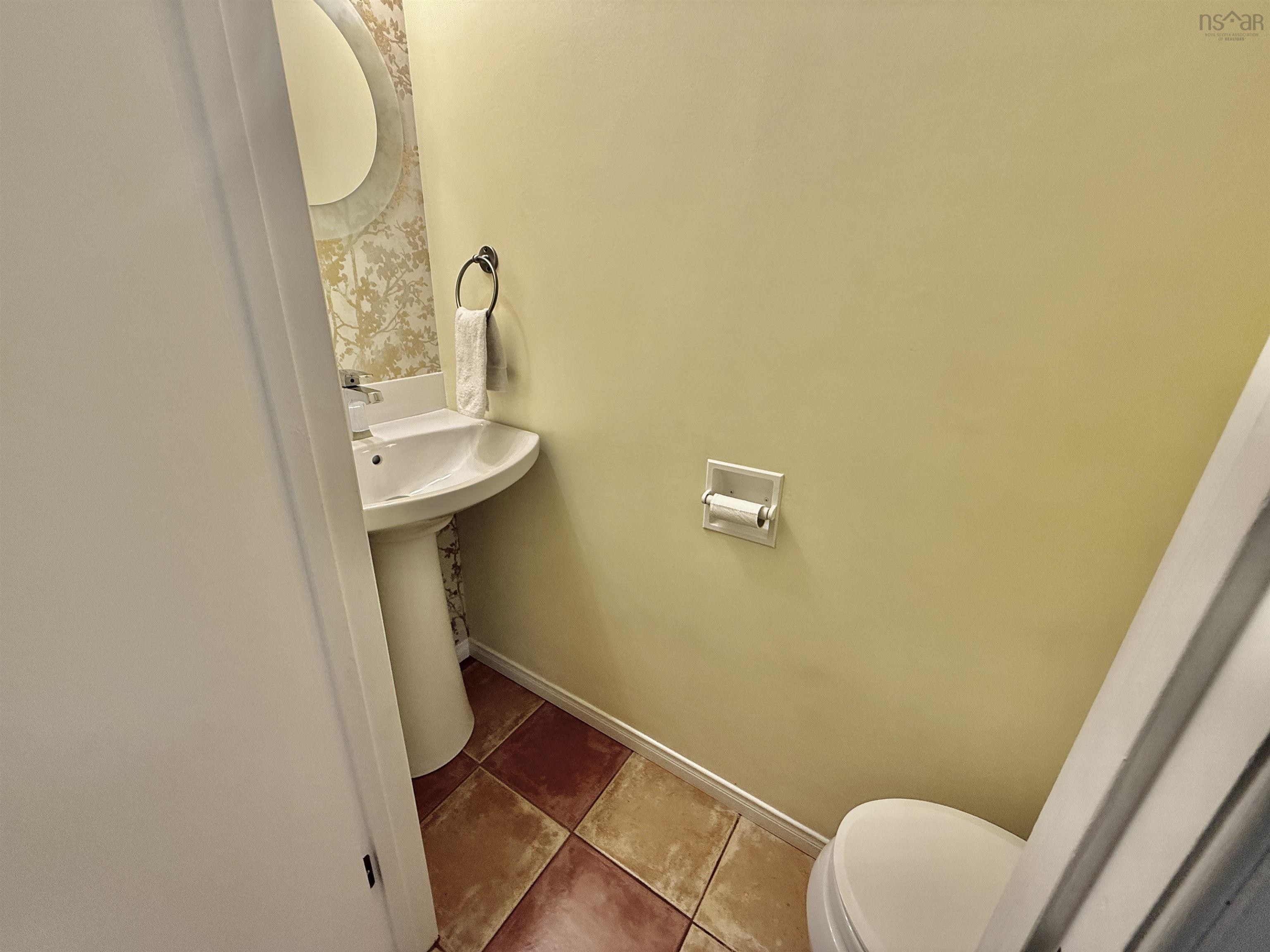 $669,000.00: 58 Shoreview Drive, Bedford