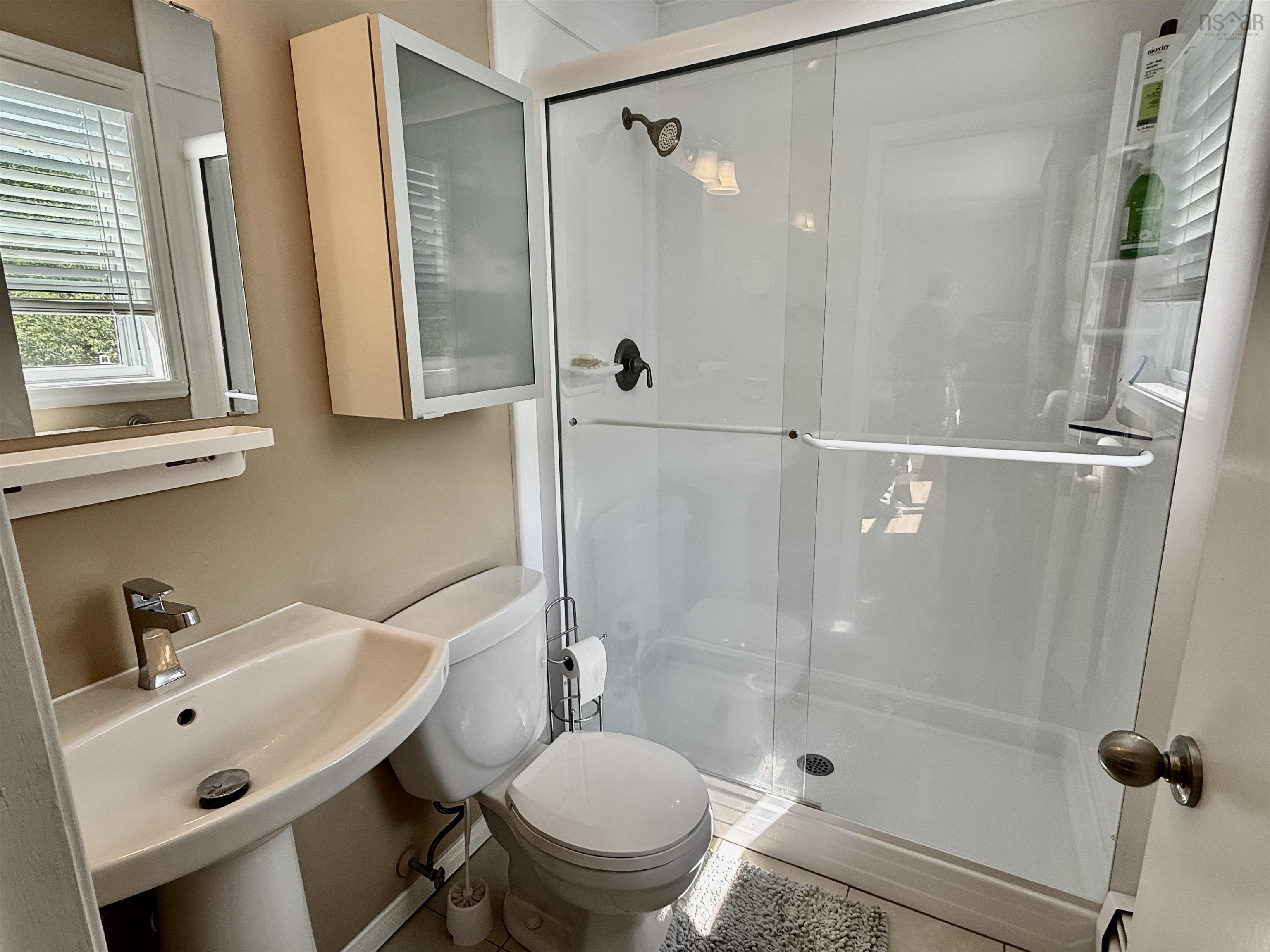 $669,000.00: 58 Shoreview Drive, Bedford