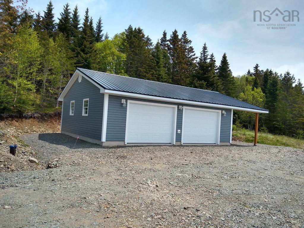 $389,000.00: 290 Eastside Grand River, Grand River