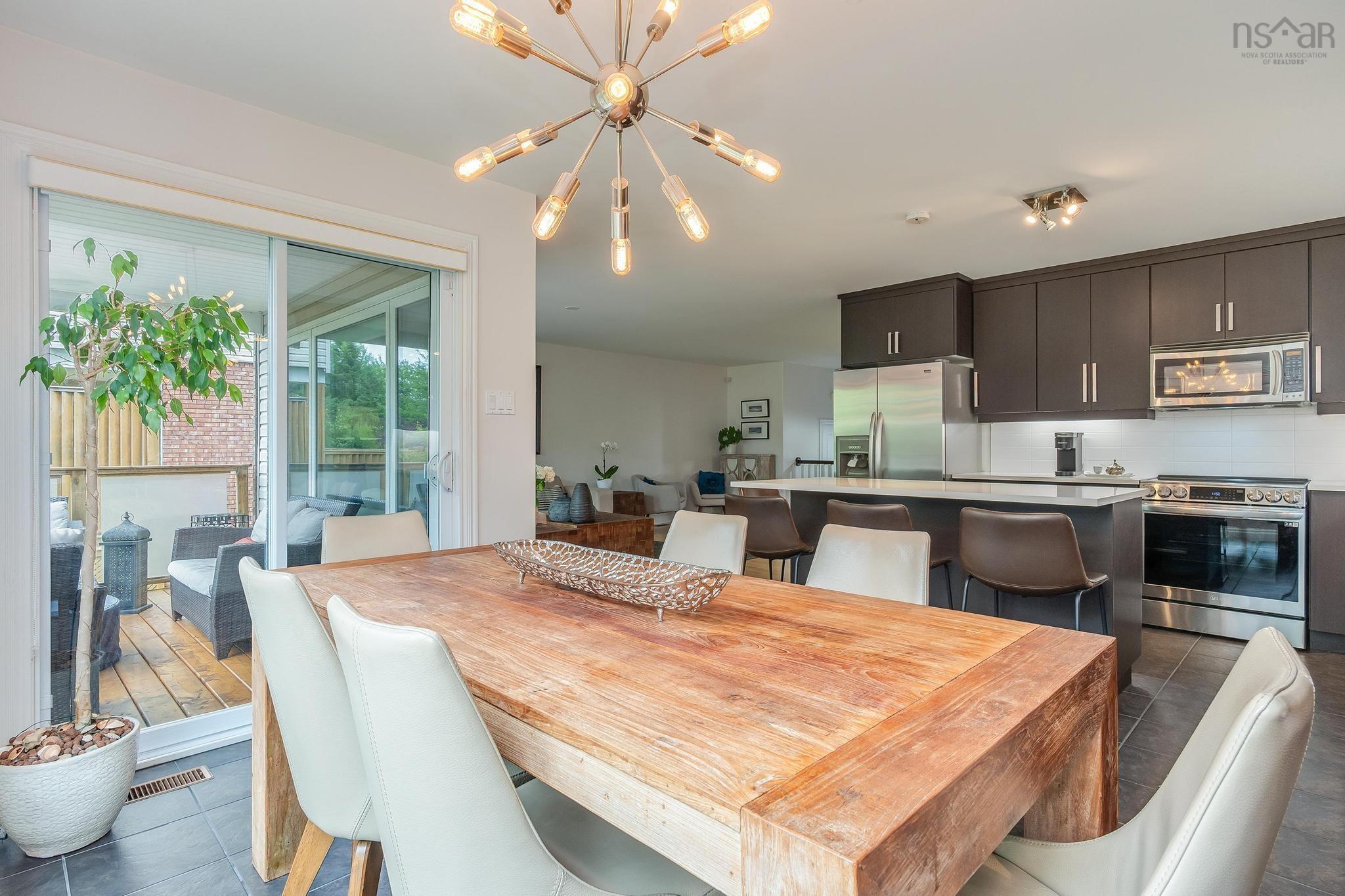 $839,900.00: 20 Haystead Ridge, Bedford