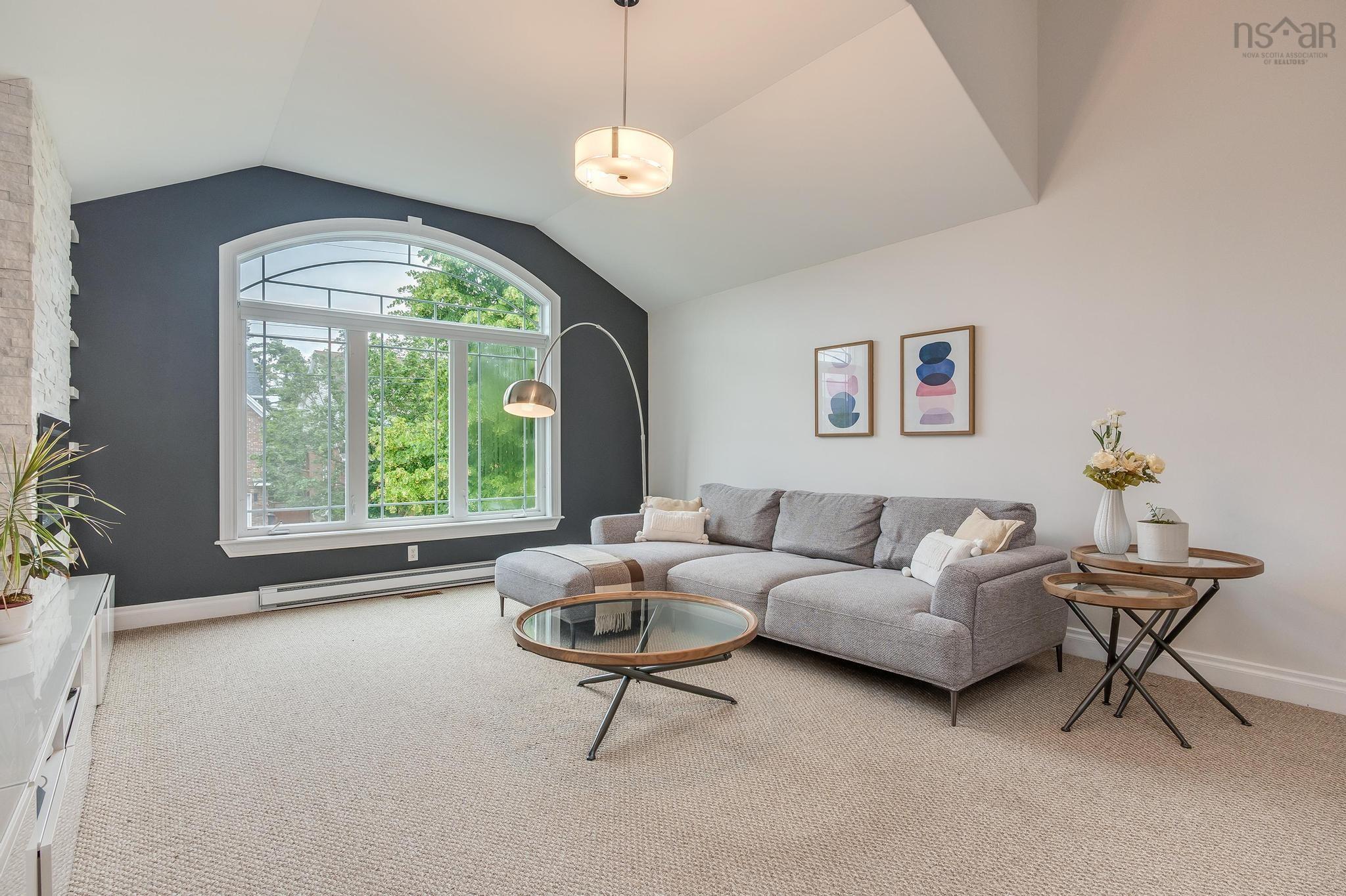 $839,900.00: 20 Haystead Ridge, Bedford