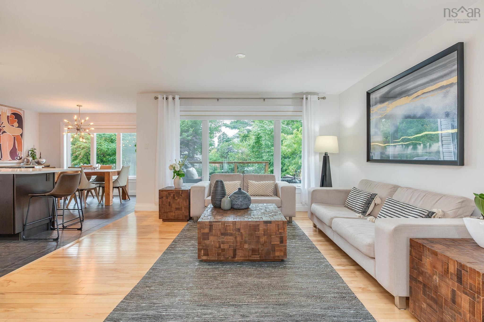 $839,900.00: 20 Haystead Ridge, Bedford