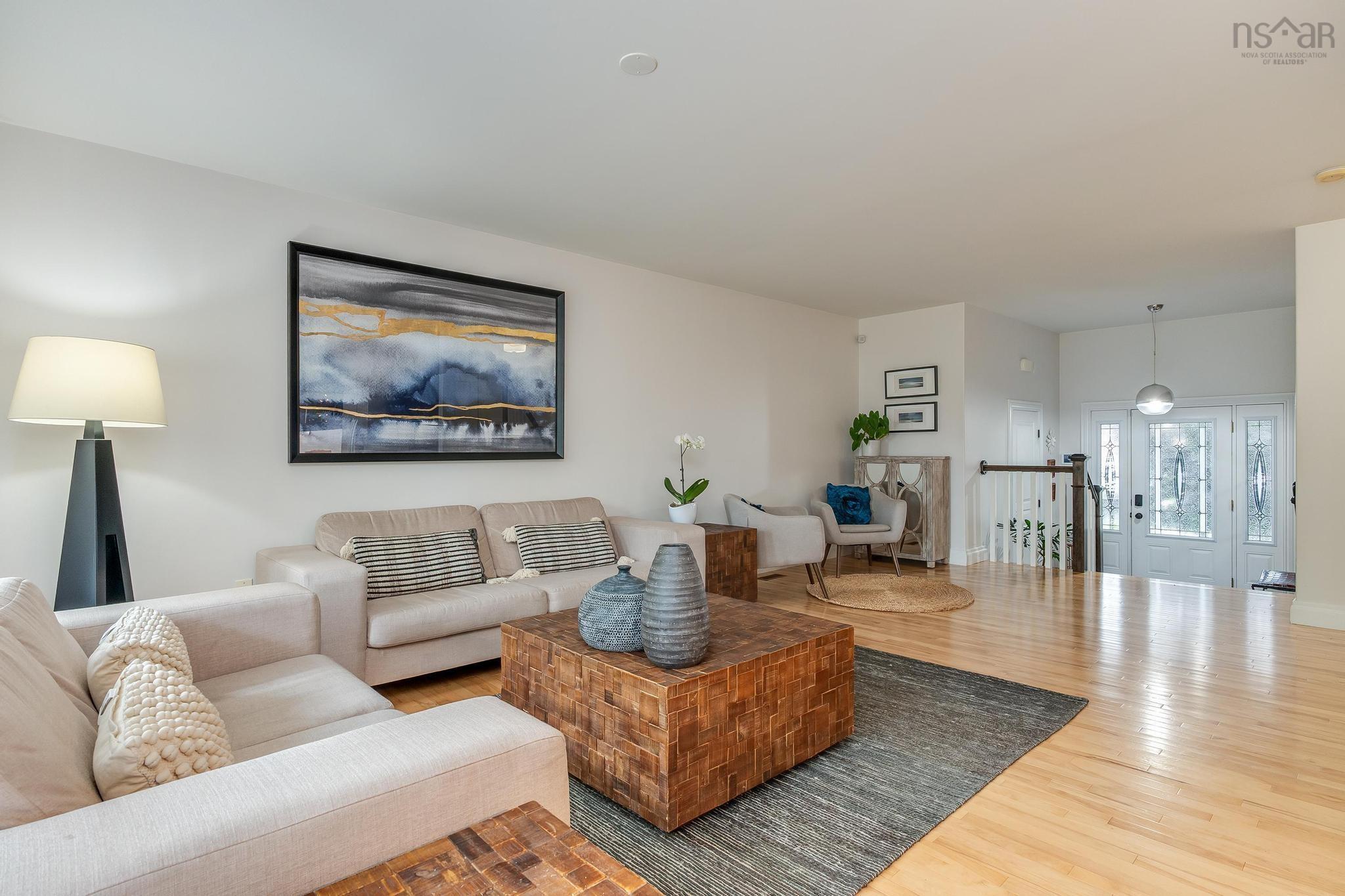 $839,900.00: 20 Haystead Ridge, Bedford