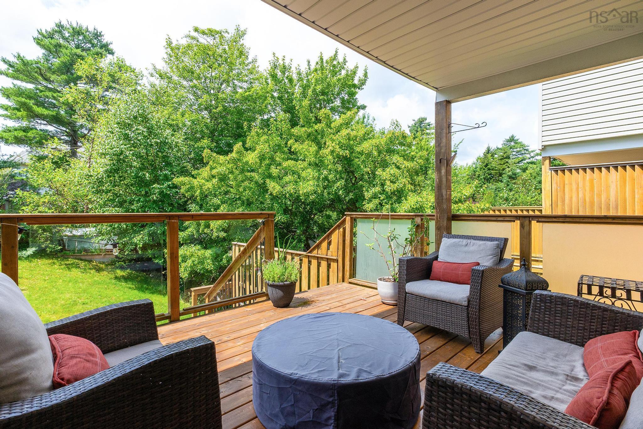 $839,900.00: 20 Haystead Ridge, Bedford