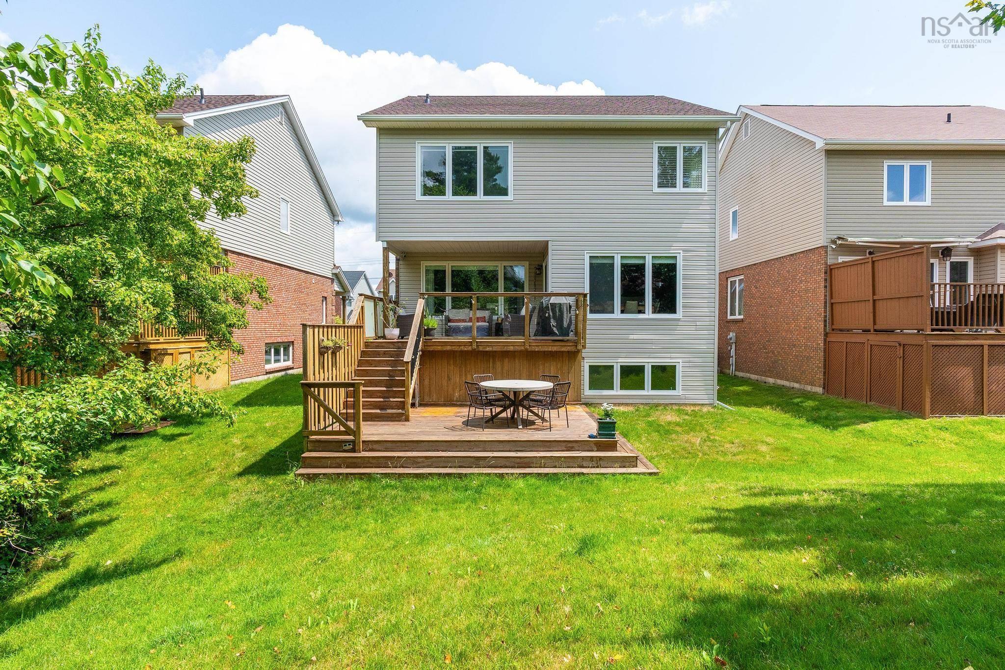 $839,900.00: 20 Haystead Ridge, Bedford