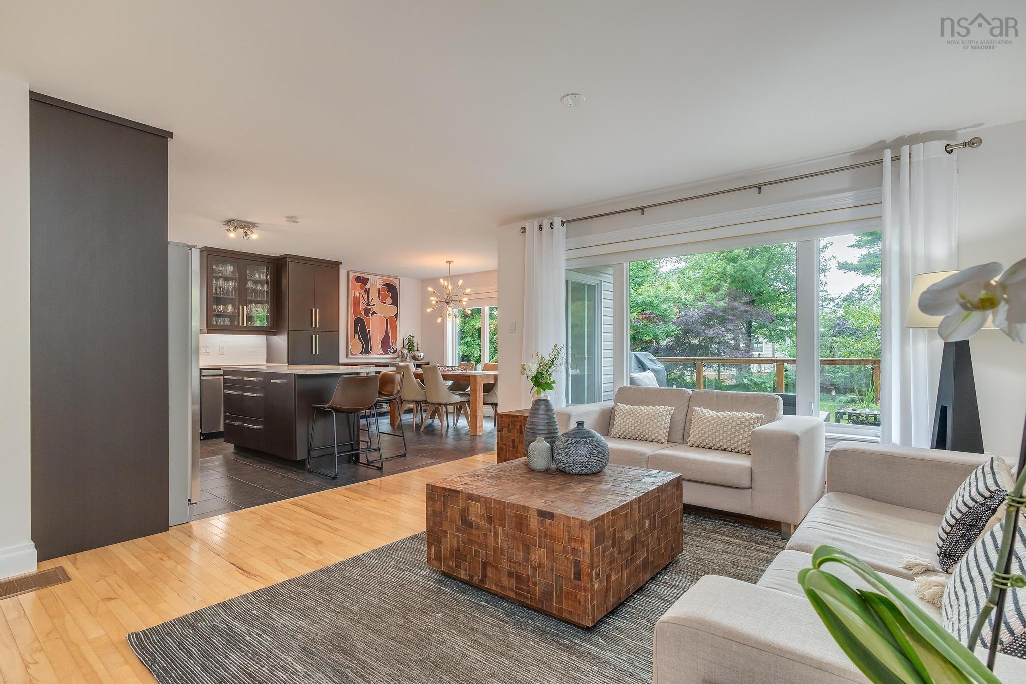 $839,900.00: 20 Haystead Ridge, Bedford